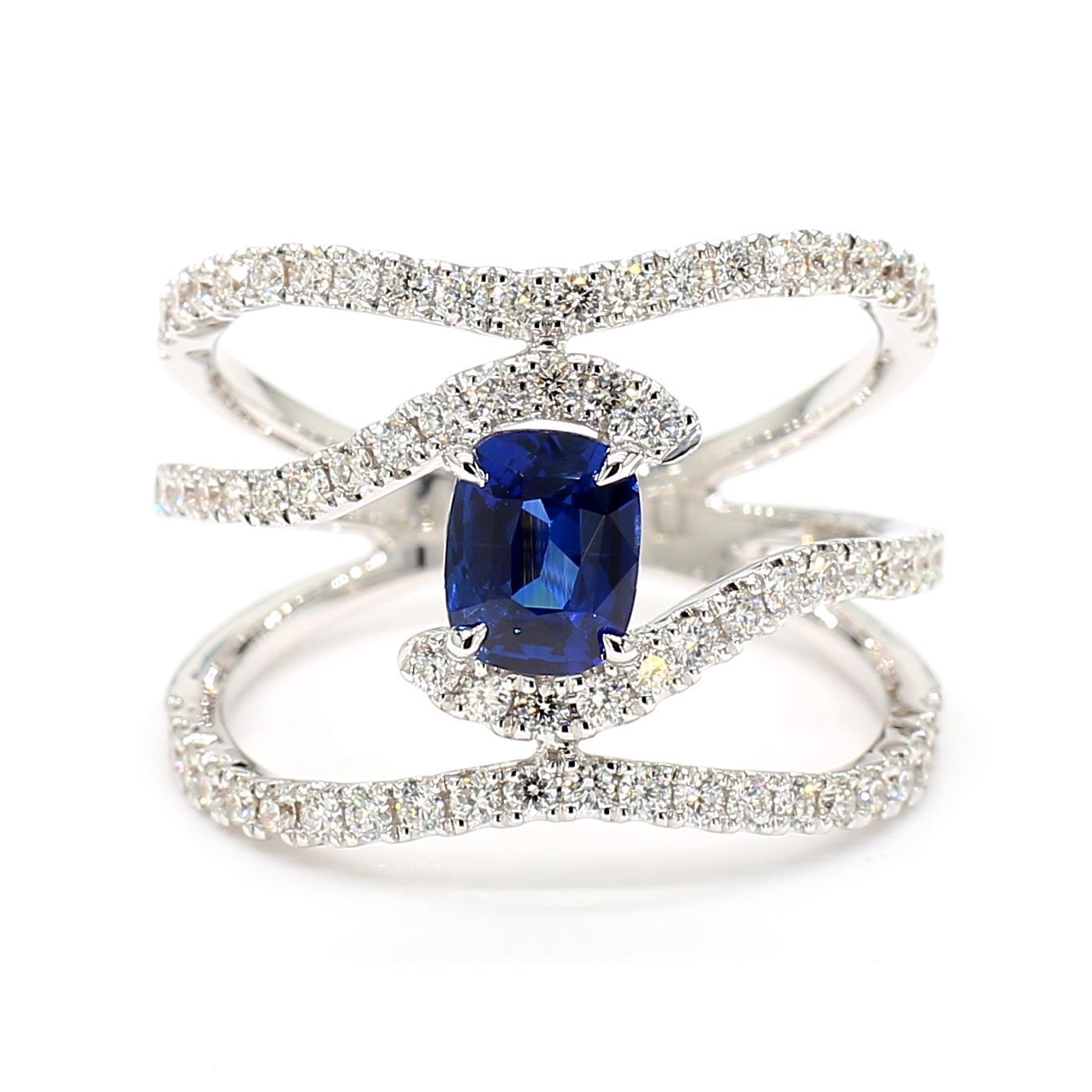 Anillo de cóctel de oro con zafiro cojín azul natural y diamante blanco de 1.73 quilates TW Contemporáneo en venta