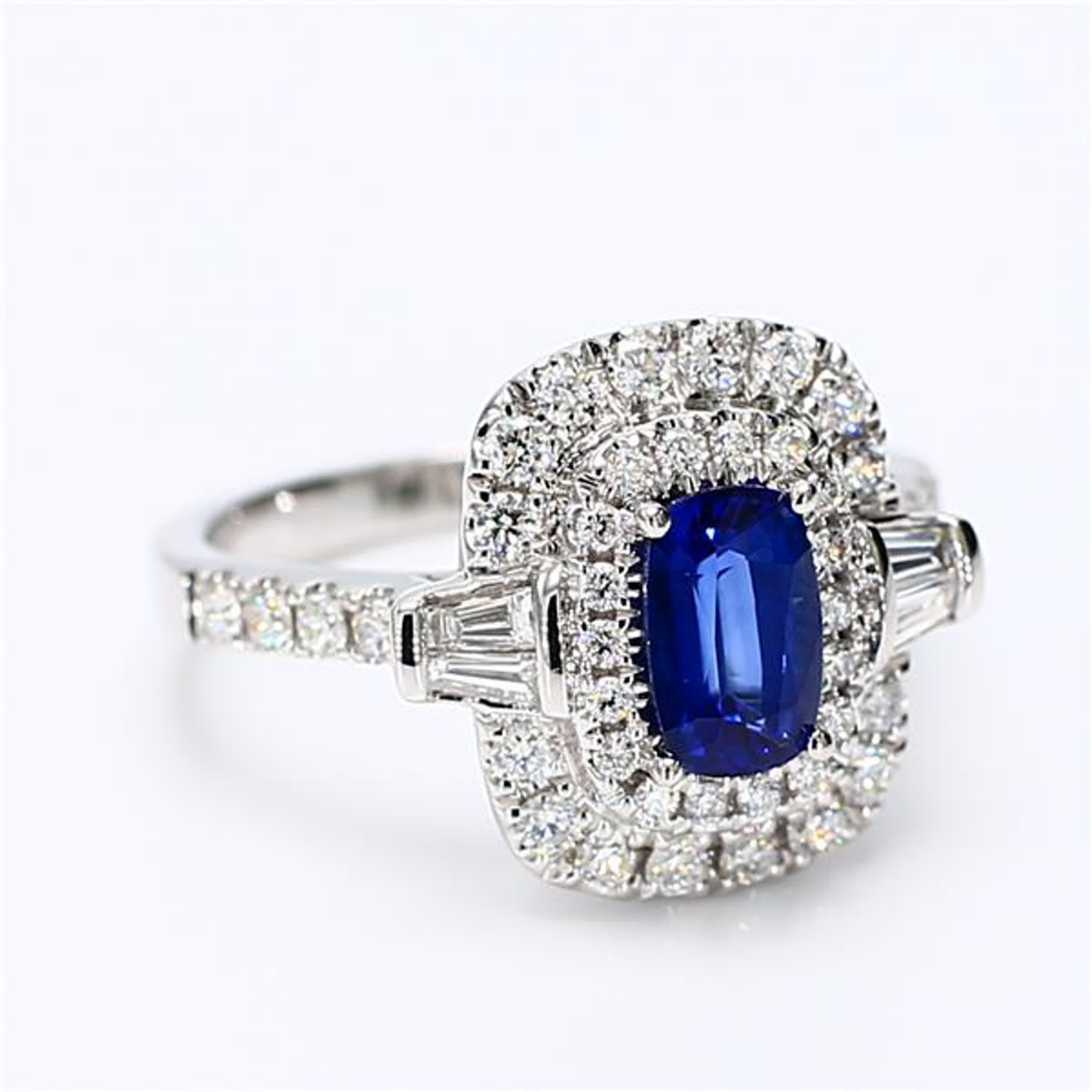 Natural Blue Cushion Sapphire and White Diamond 1.74 Carat TW Gold Cocktail Ring For Sale 1