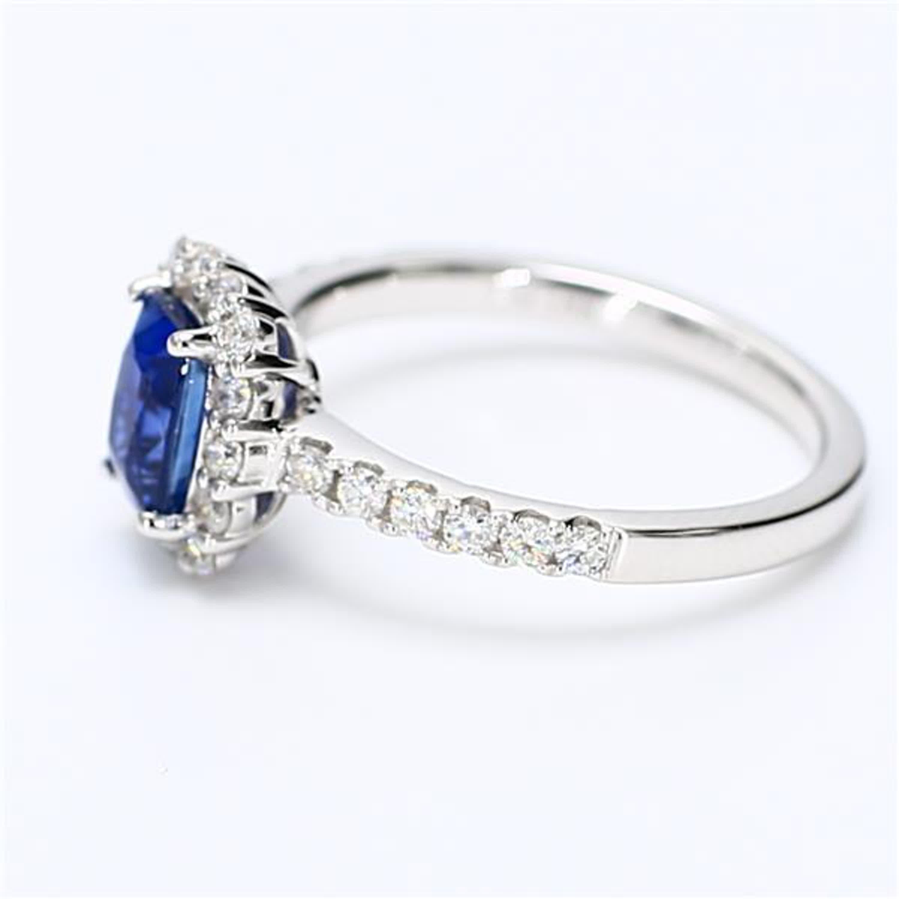 Contemporary Natural Blue Cushion Sapphire and White Diamond 1.77 Carat TW Gold Cocktail Ring For Sale