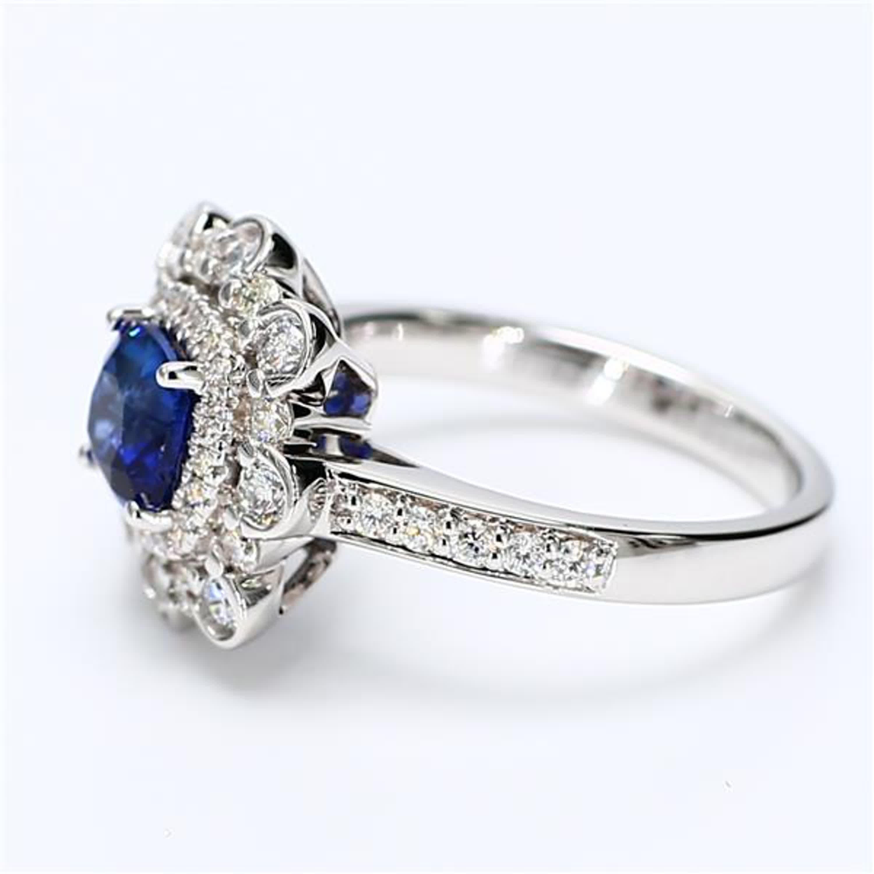 Contemporary Natural Blue Cushion Sapphire and White Diamond 2.03 Carat TW Gold Cocktail Ring For Sale