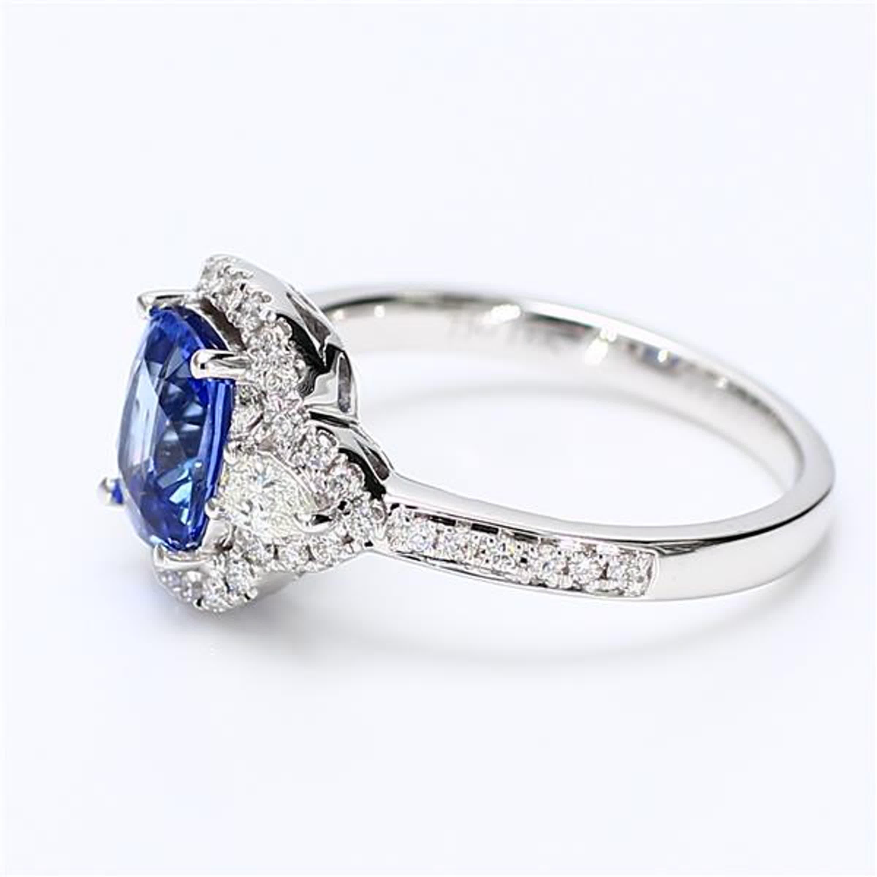 Contemporary Natural Blue Cushion Sapphire and White Diamond 2.05 Carat TW Gold Cocktail Ring For Sale