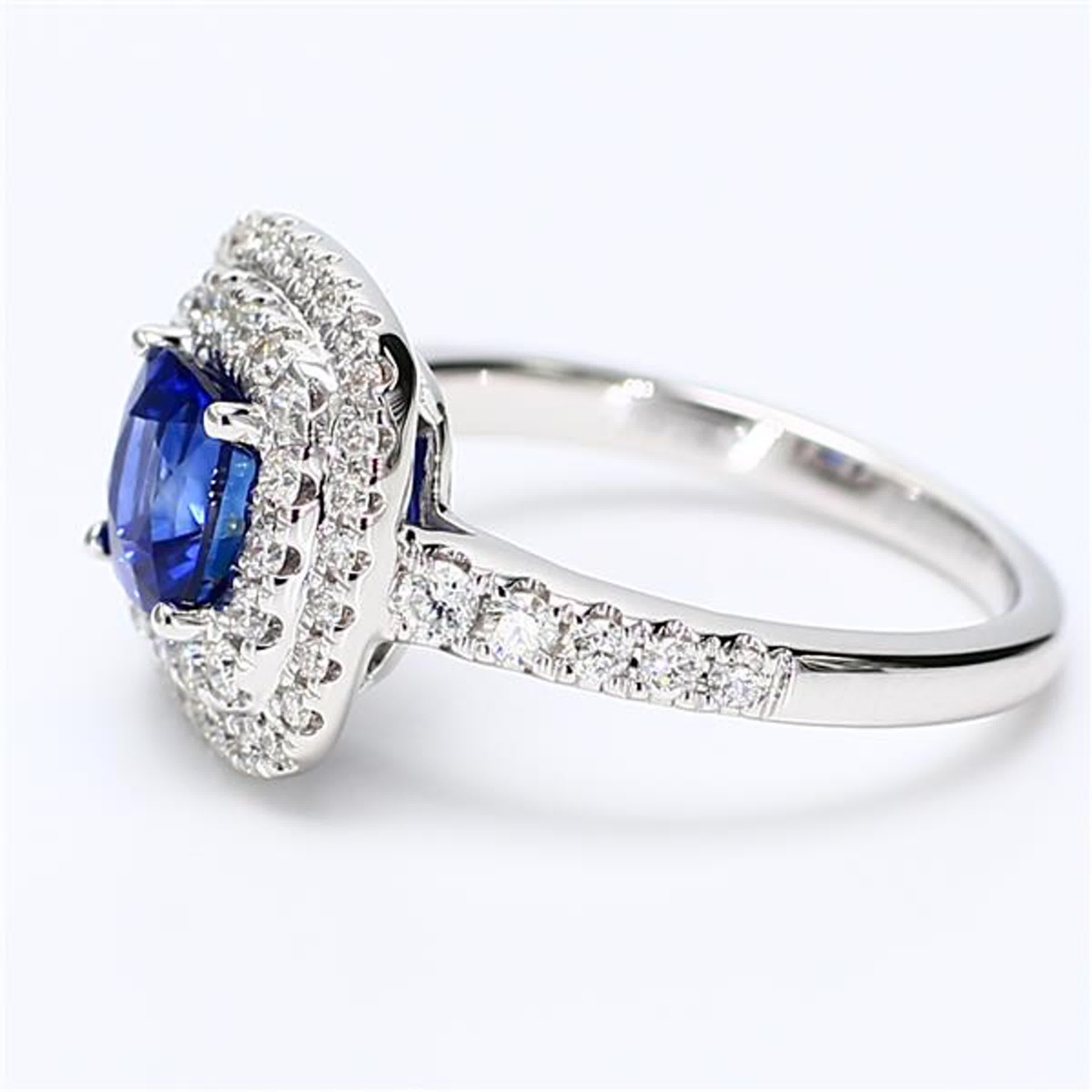 Contemporary Natural Blue Cushion Sapphire and White Diamond 2.30 Carat TW Gold Cocktail Ring For Sale