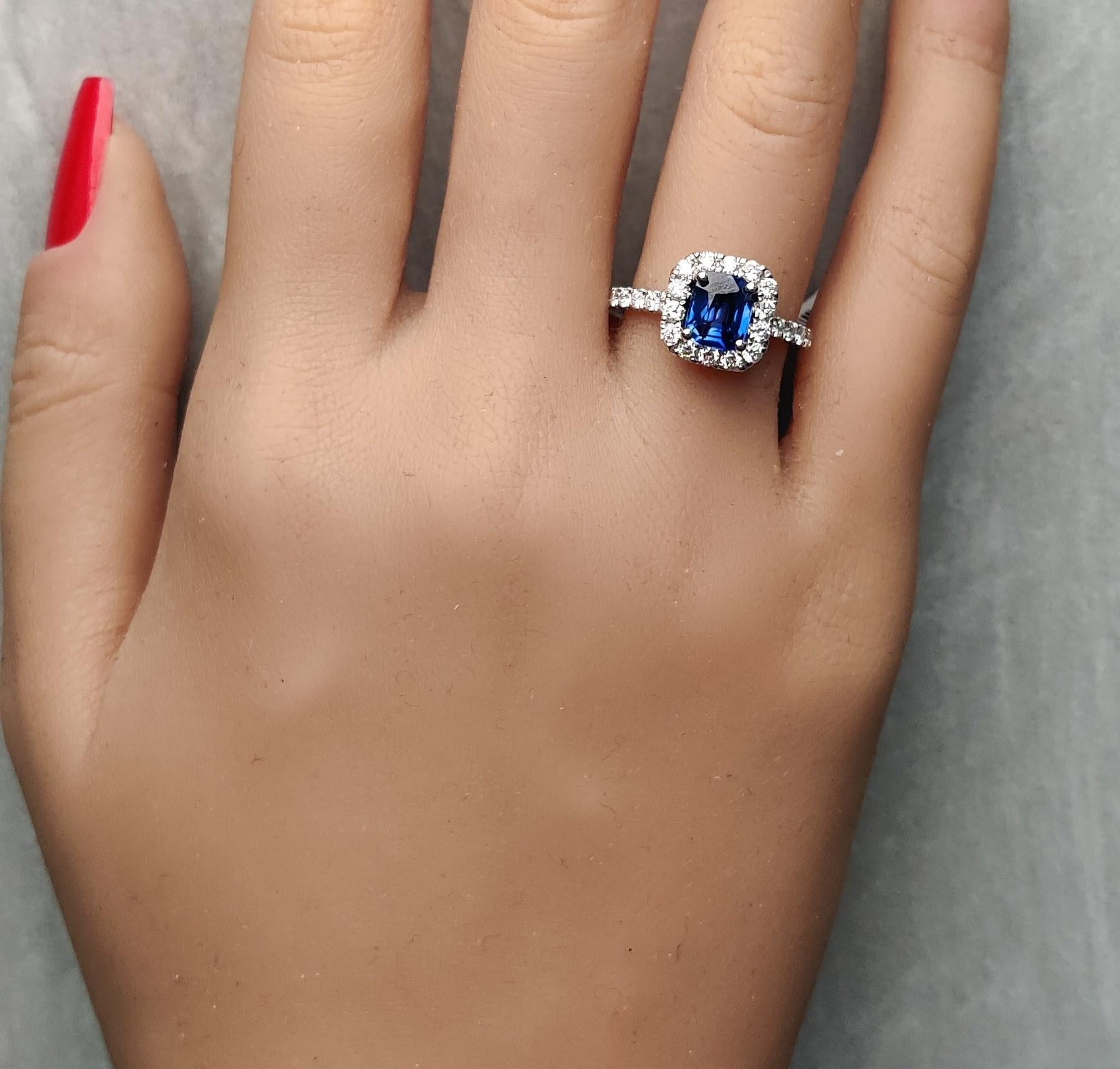 Natural Blue Cushion Sapphire and White Diamond 2.36 Carat TW Gold Cocktail Ring In New Condition For Sale In New York, NY