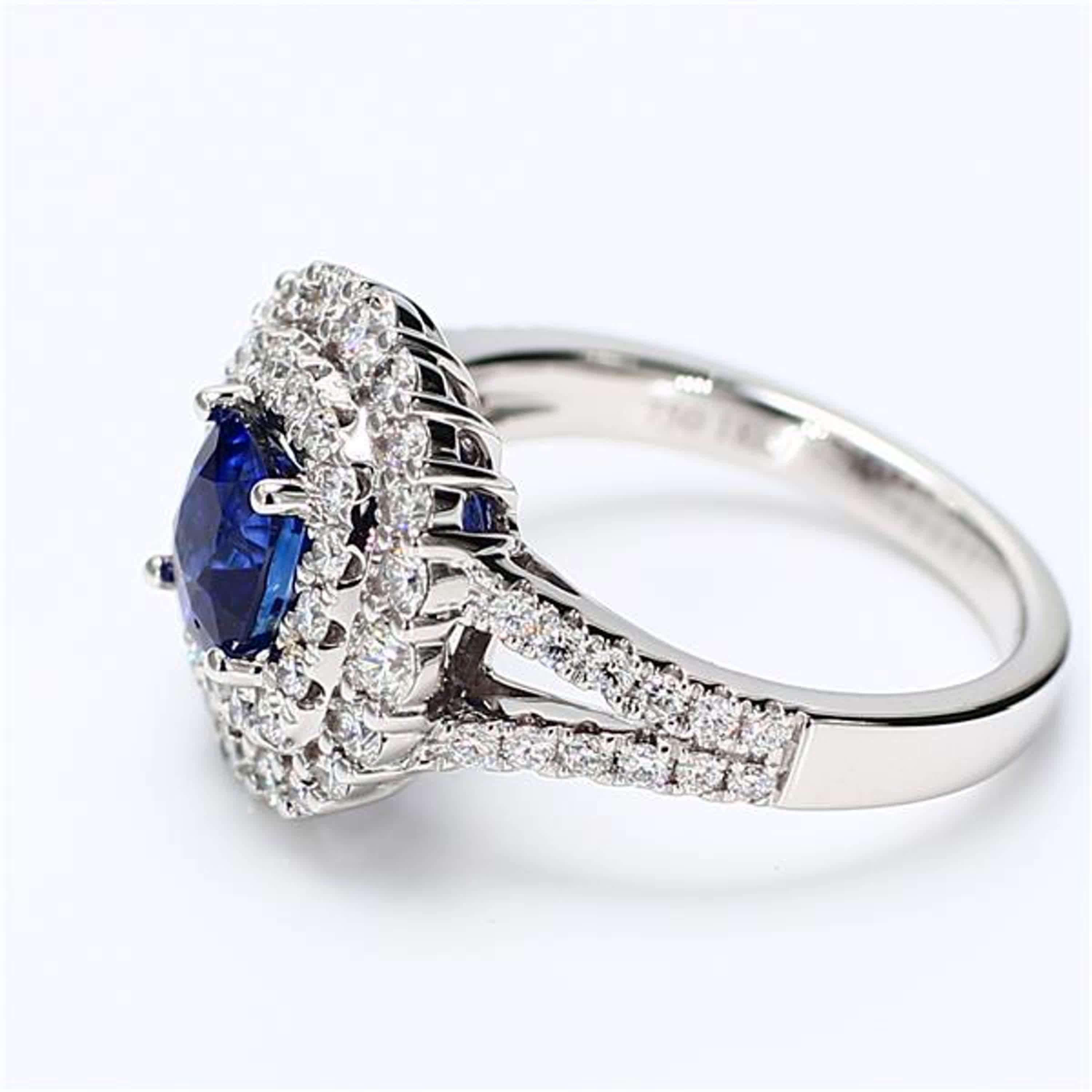 Contemporary Natural Blue Cushion Sapphire and White Diamond 2.40 Carat TW Gold Cocktail Ring For Sale