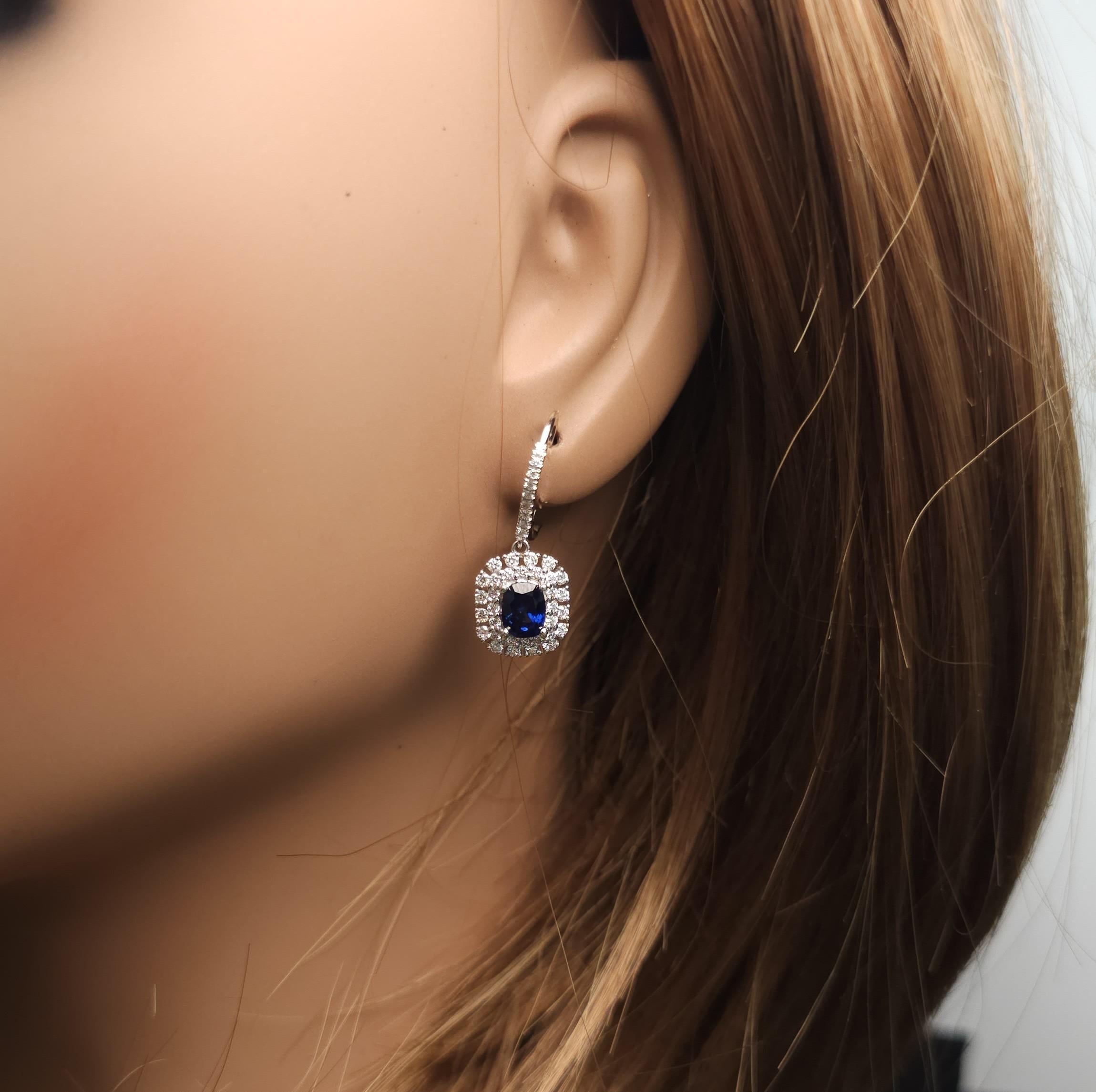 Orecchini a goccia in oro con zaffiro blu naturale e diamante bianco da 2,53 carati TW In condizioni Nuovo in vendita a New York, NY