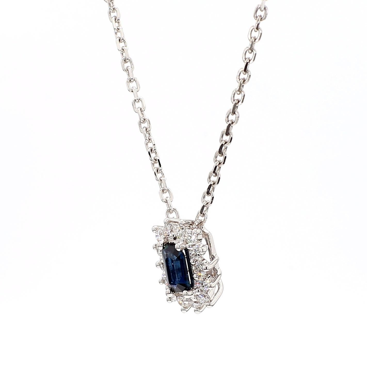 Taglio smeraldo Ciondolo a goccia con zaffiro blu naturale taglio smeraldo e diamante da 0.49 carati TW in vendita