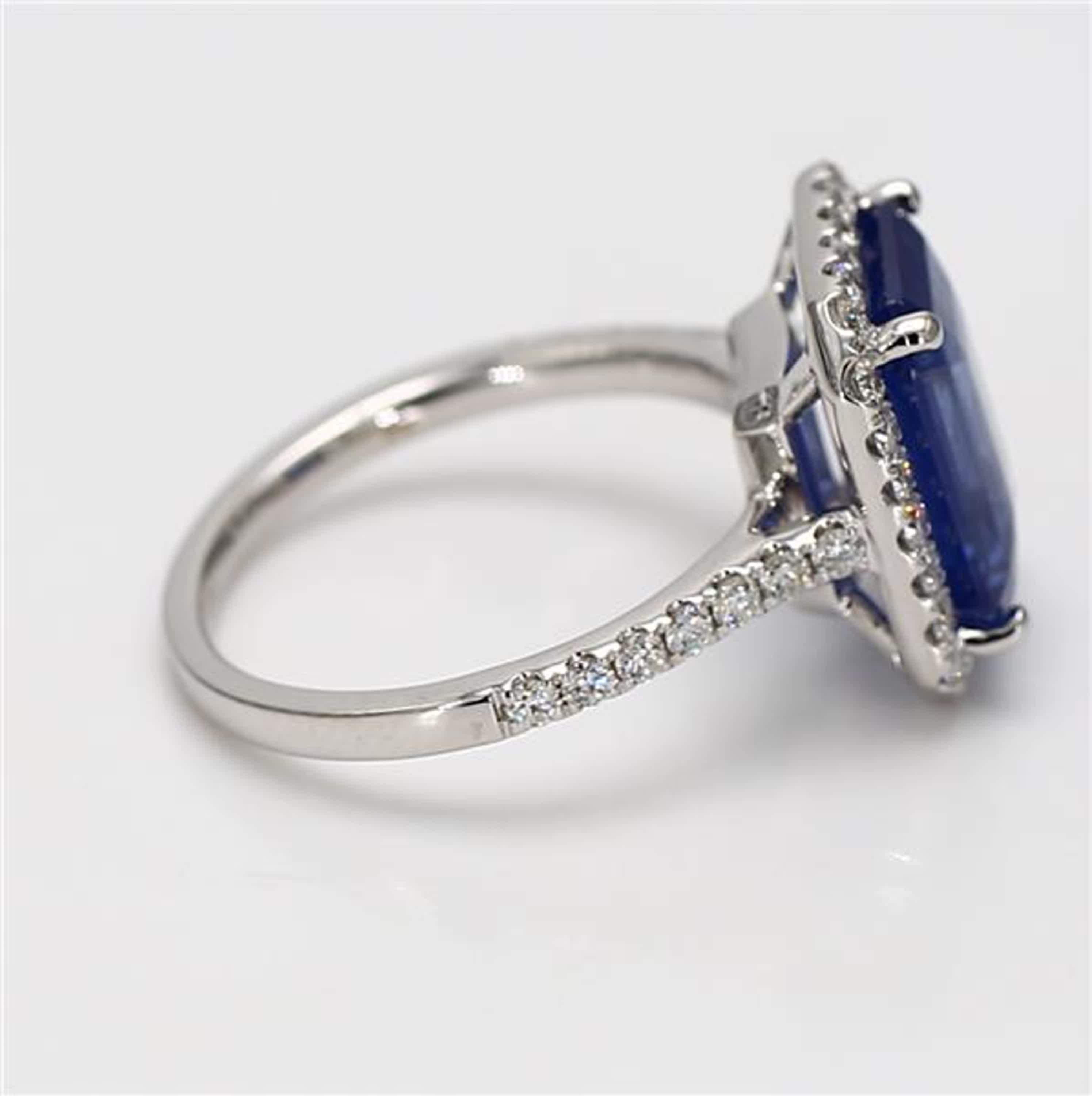 Natural Blue Emerald Sapphire and White Diamond 5.89 Carat TW Gold Cocktail Ring For Sale 1