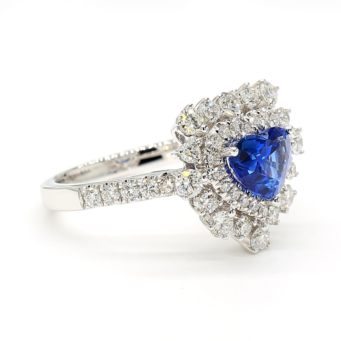 Natürlicher blauer Herz-Saphir und weißer Diamant 2.36 Karat TW Gold Cocktail-Ring (Herzschliff) im Angebot