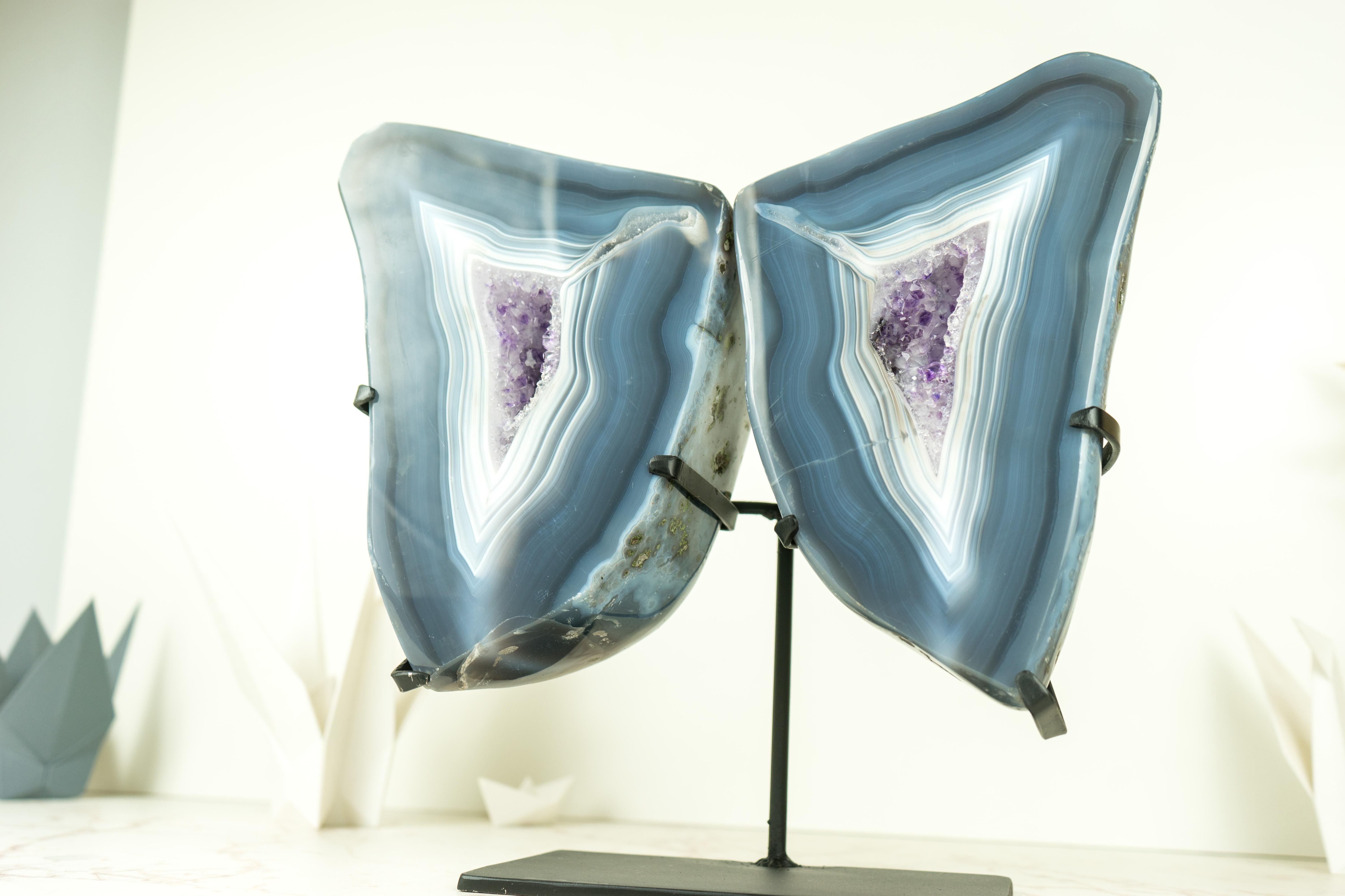 Natural Blue Lace Agate Geode Butterfly Wings with Amethyst and Landscaped Back In New Condition For Sale In Ametista Do Sul, BR