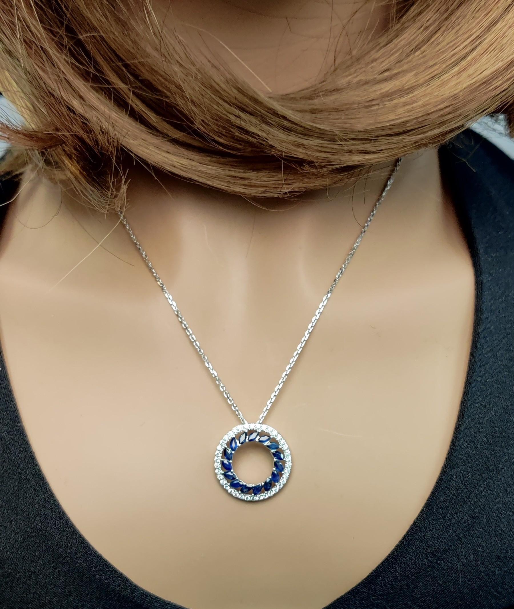 Pendentif en or de 2.09 carats poids total avec saphir bleu marquise naturel et diamants Neuf - En vente à New York, NY