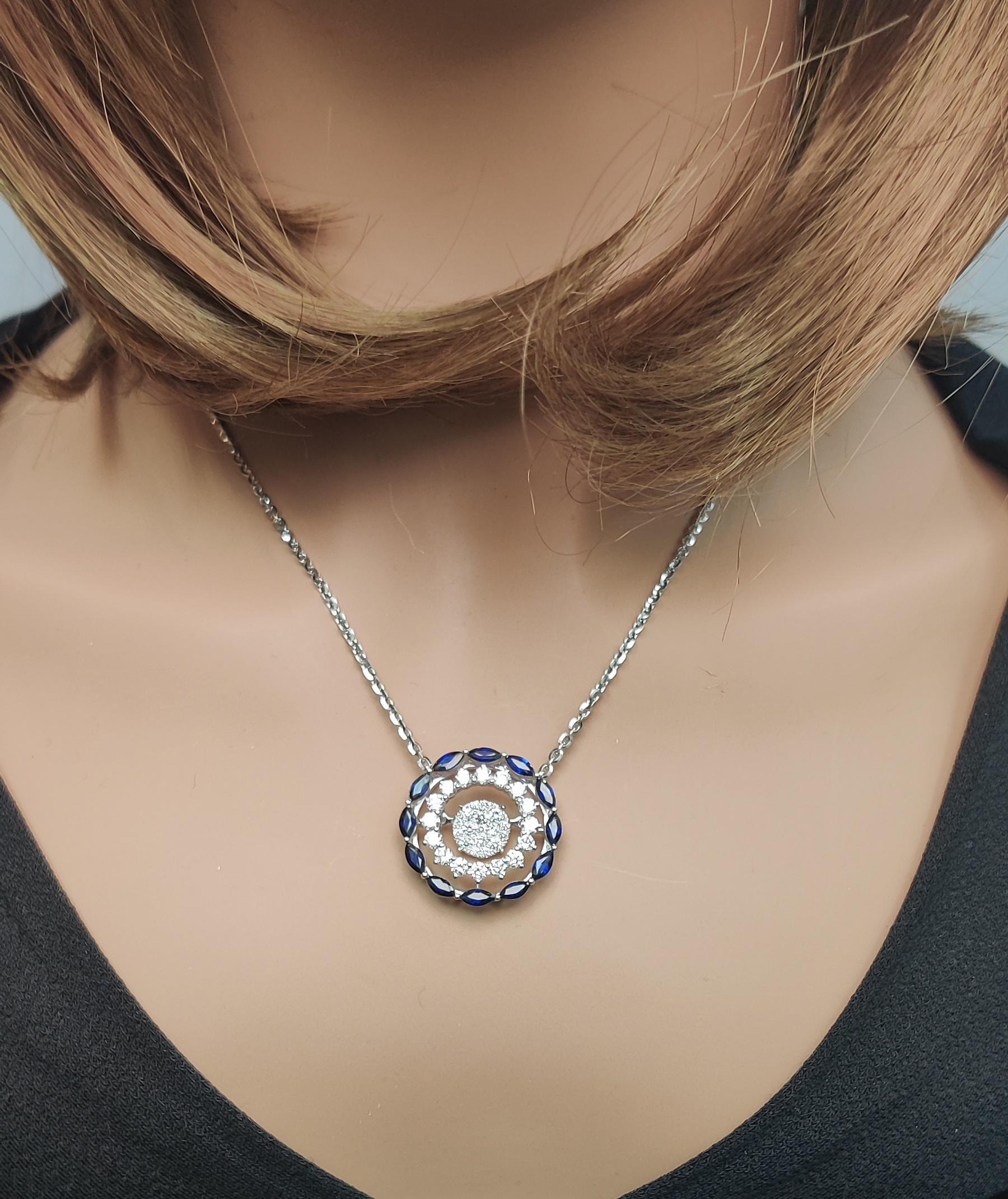 Pendentif en or de 3.26 carats poids total avec saphir bleu marquise naturel et diamants Neuf - En vente à New York, NY