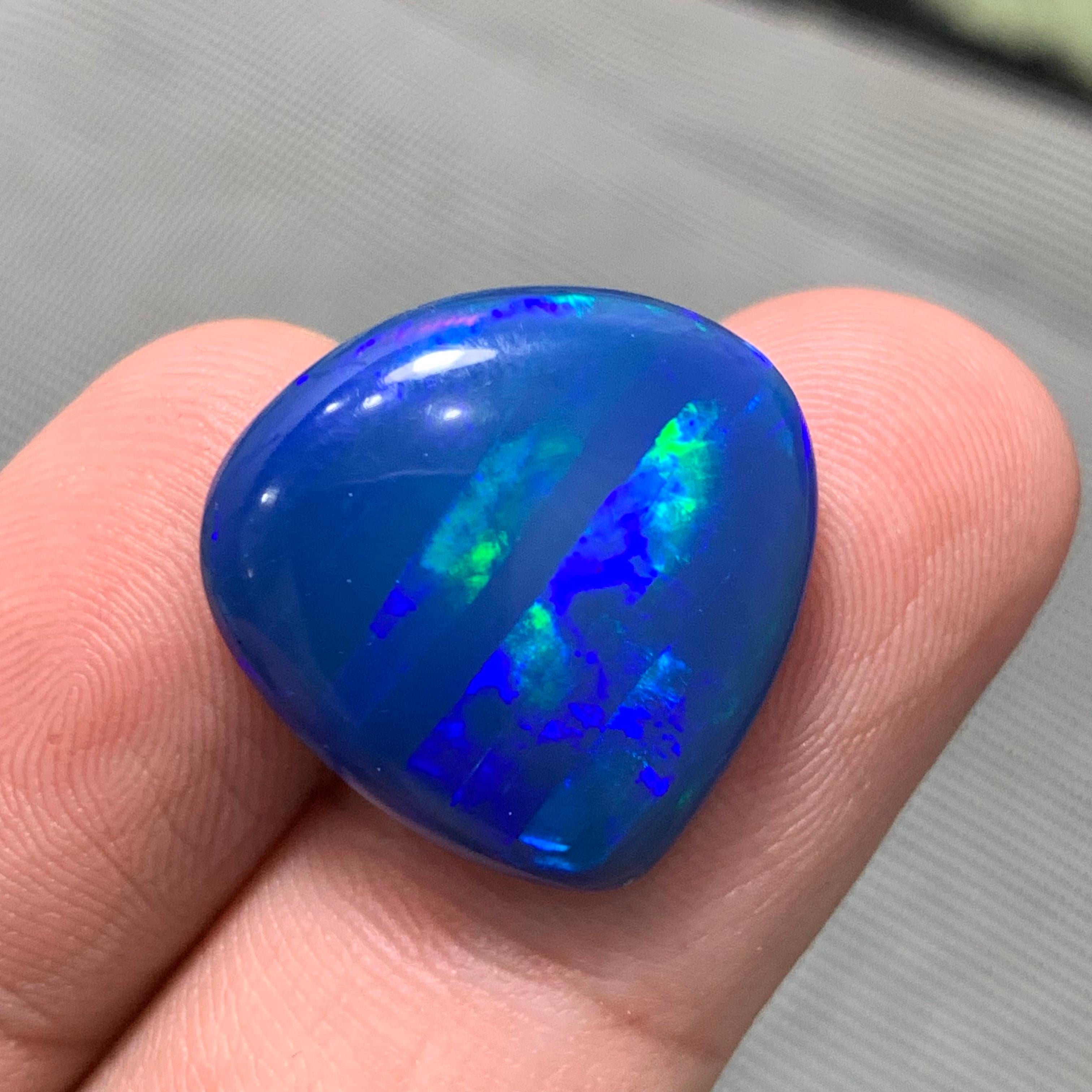 Opale bleue naturelle 13,20 carats Cabochon poire Pierre précieuse en vrac avec jeu de couleurs Neuf - En vente à Peshawar, PK