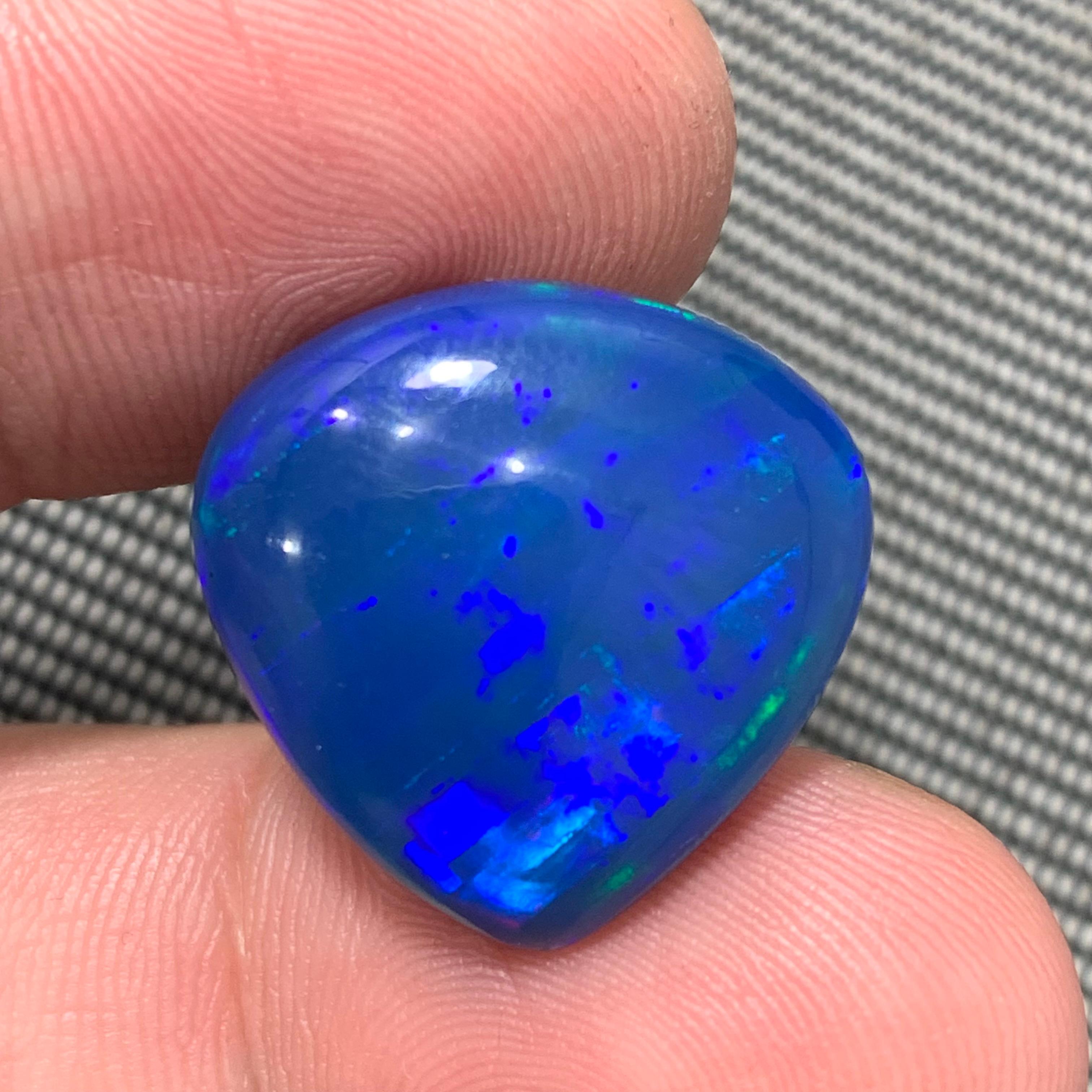 Opale bleue naturelle 13,20 carats Cabochon poire Pierre précieuse en vrac avec jeu de couleurs en vente 2