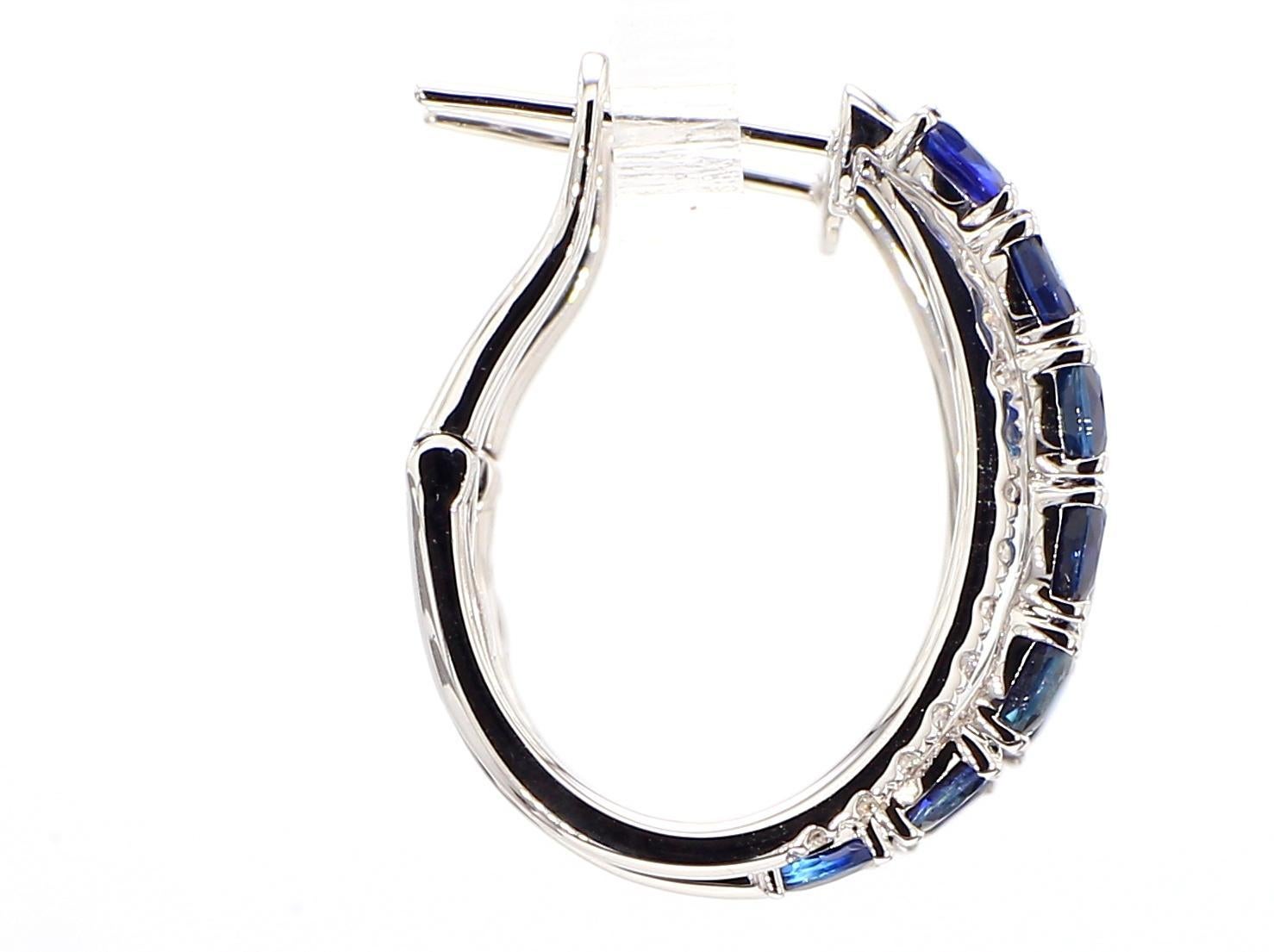 Contemporain Clous d'oreilles en or, saphir ovale bleu naturel et diamant de 3,29 carats poids total en vente