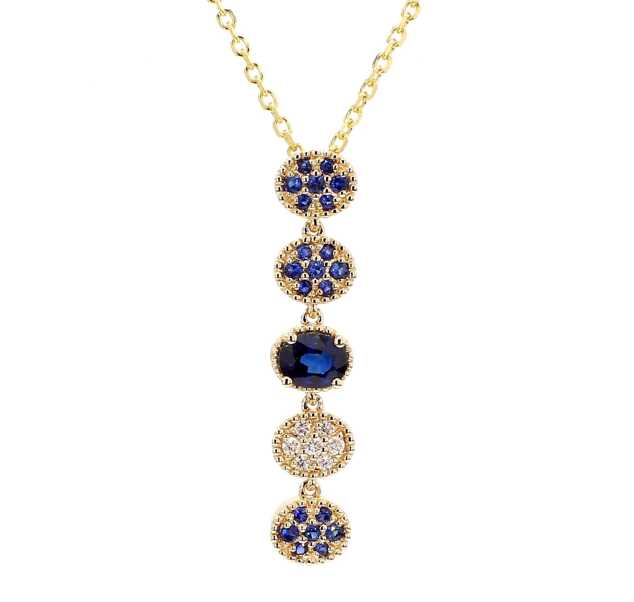 Contemporaneo Ciondolo a goccia in oro con zaffiro ovale blu naturale e diamante bianco da 0.76 carati TW in vendita