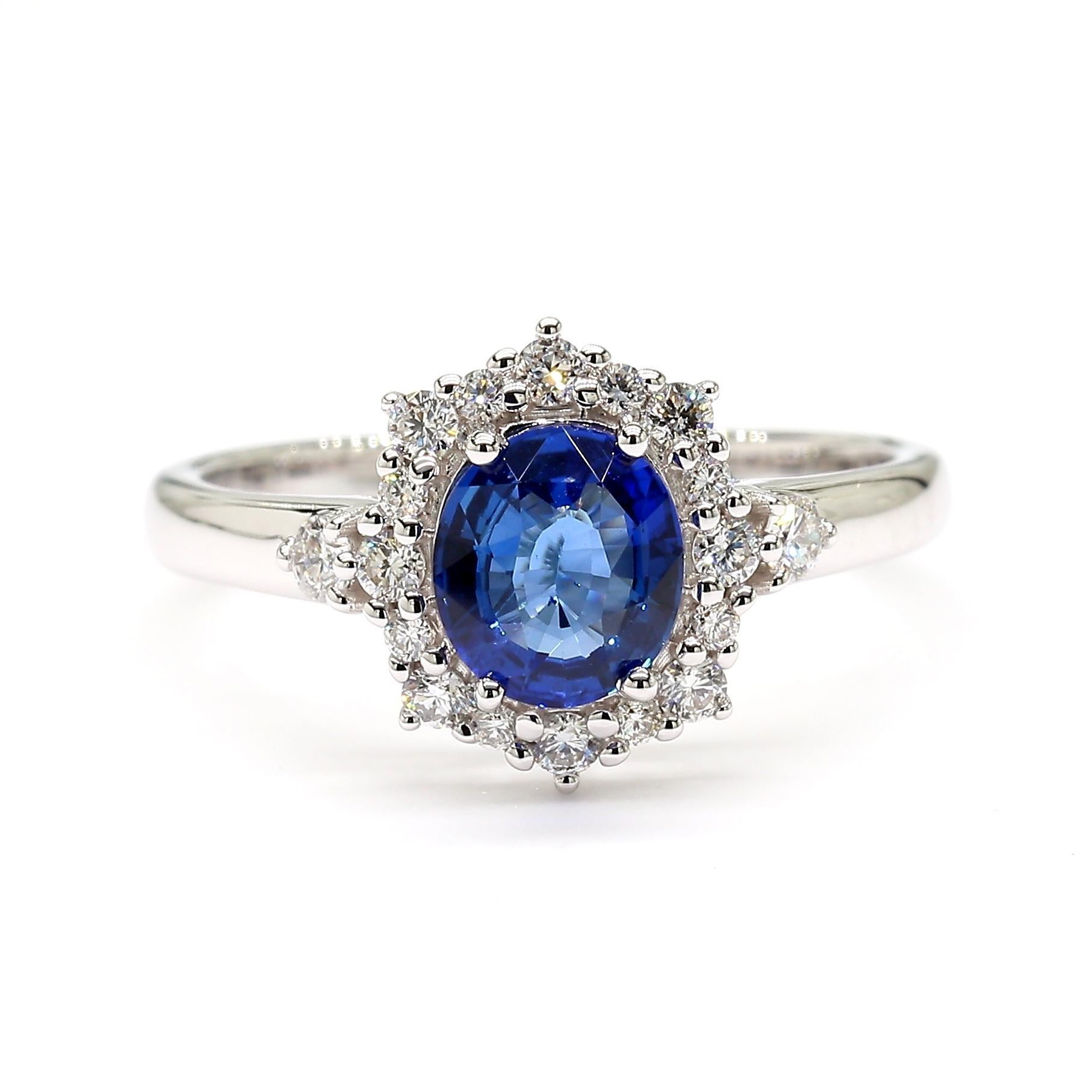 Natürlicher blauer ovaler Saphir und weißer Diamant 1.27 Karat TW Gold Cocktail-Ring (Zeitgenössisch) im Angebot