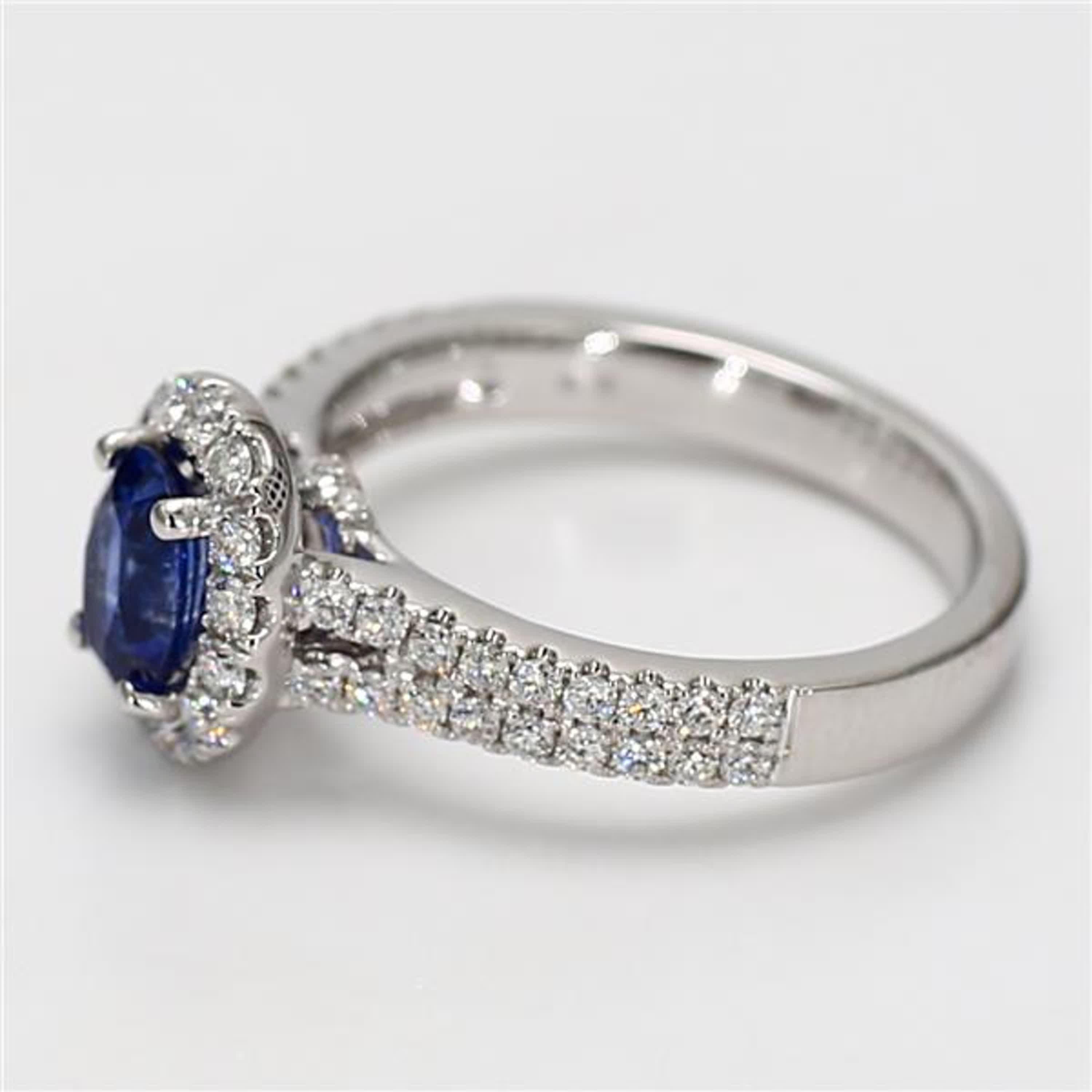 Oval Cut Natural Blue Oval Sapphire and White Diamond 1.60 Carat TW Gold Cocktail Ring For Sale