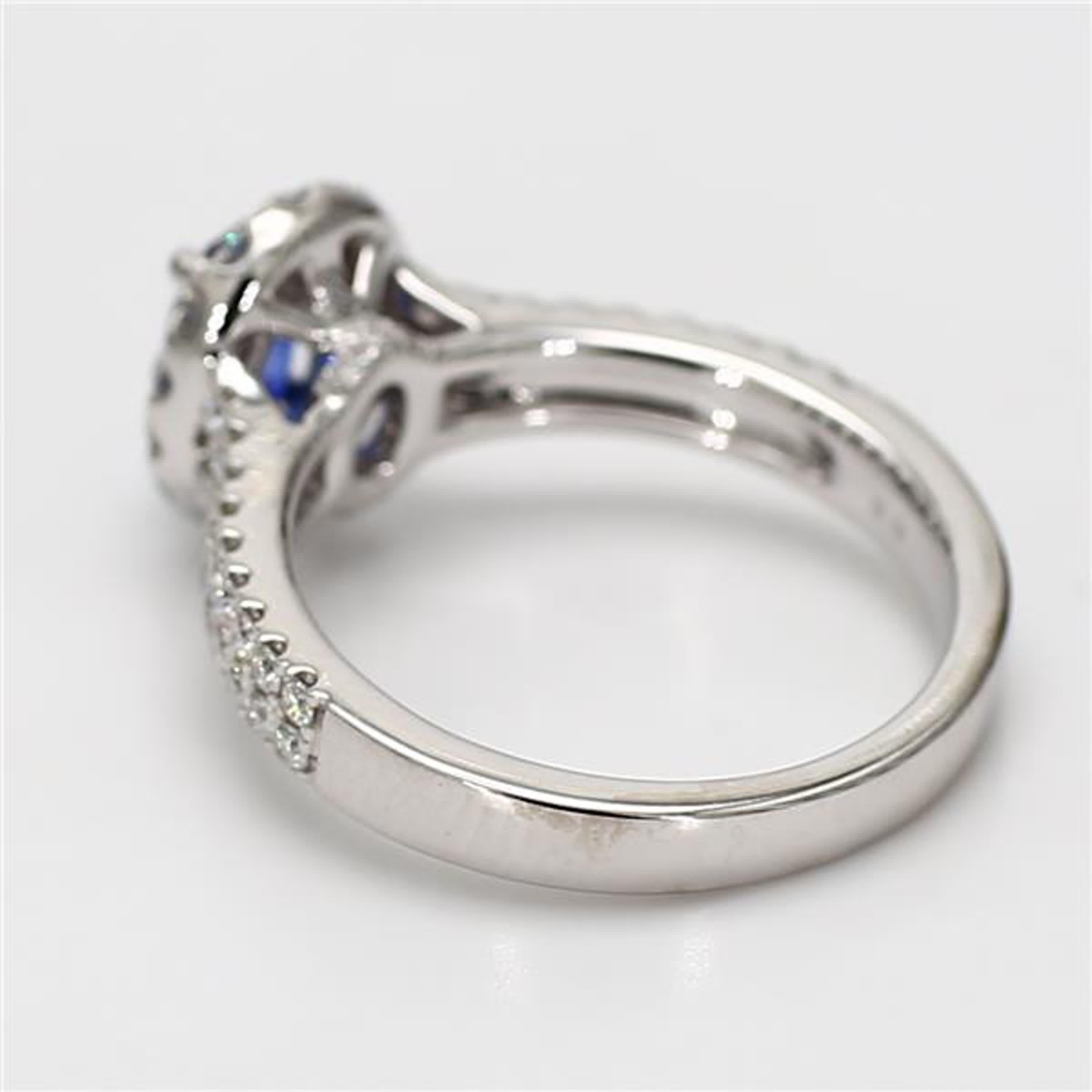 Natural Blue Oval Sapphire and White Diamond 1.60 Carat TW Gold Cocktail Ring In New Condition For Sale In New York, NY