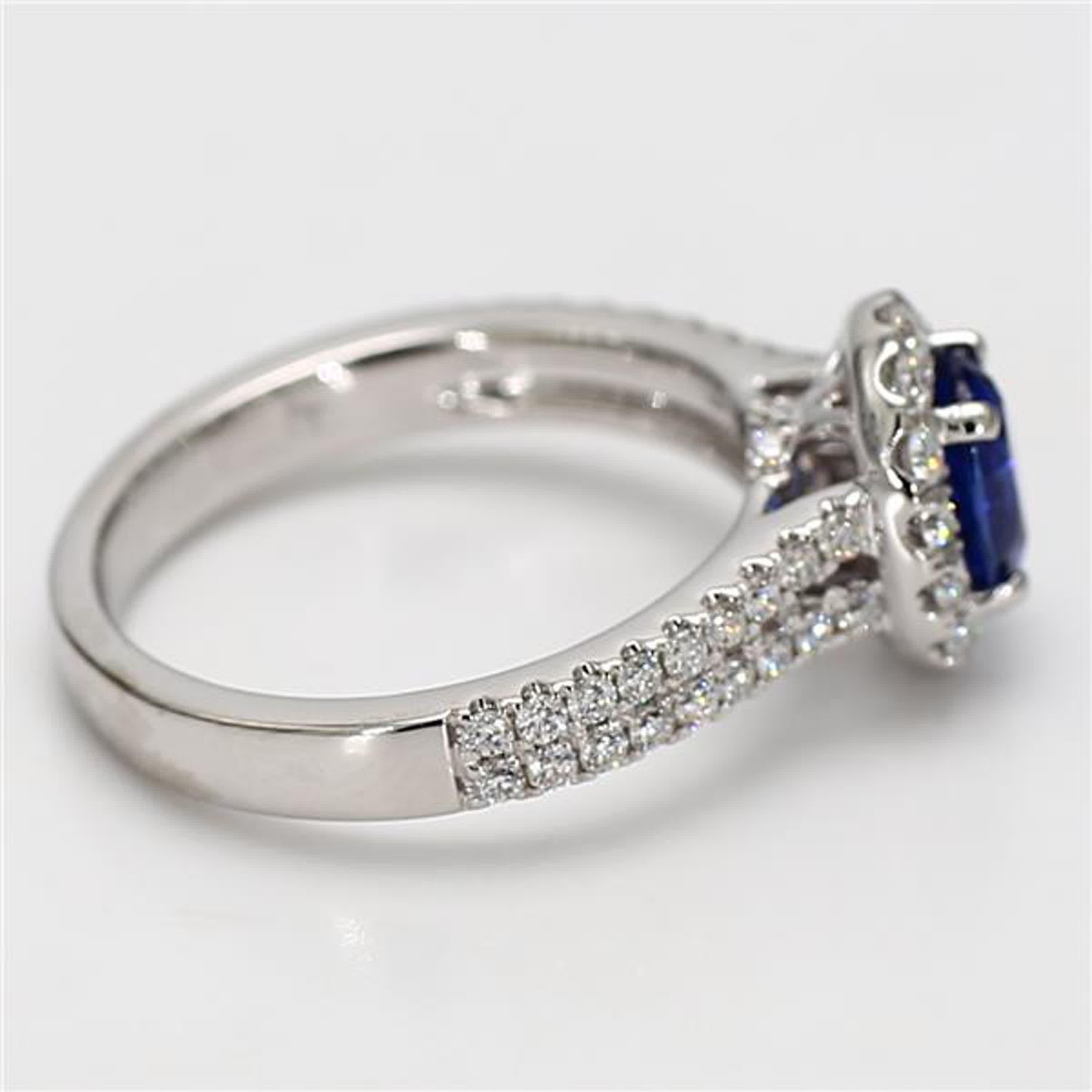 Natural Blue Oval Sapphire and White Diamond 1.60 Carat TW Gold Cocktail Ring For Sale 1