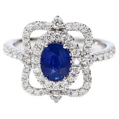 Natürlicher blauer ovaler Saphir und weißer Diamant 1.62 Karat TW Gold Cocktail-Ring