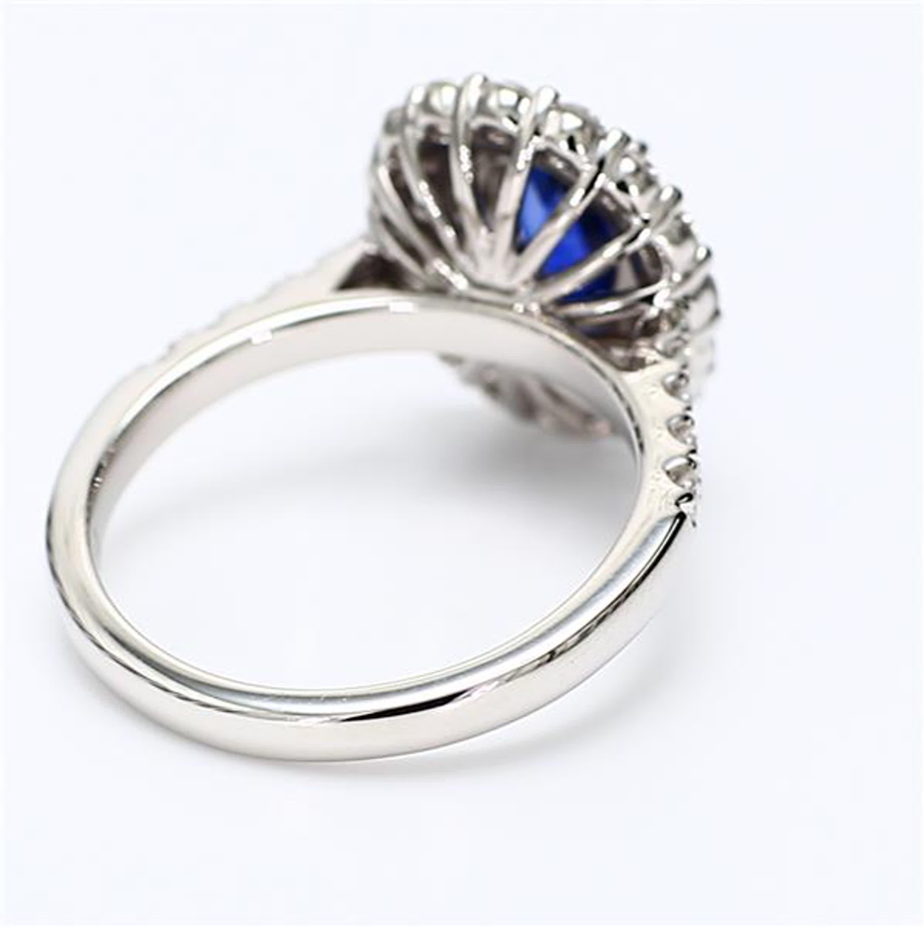 Natural Blue Oval Sapphire and White Diamond 1.97 Carat TW Gold Cocktail Ring In New Condition For Sale In New York, NY
