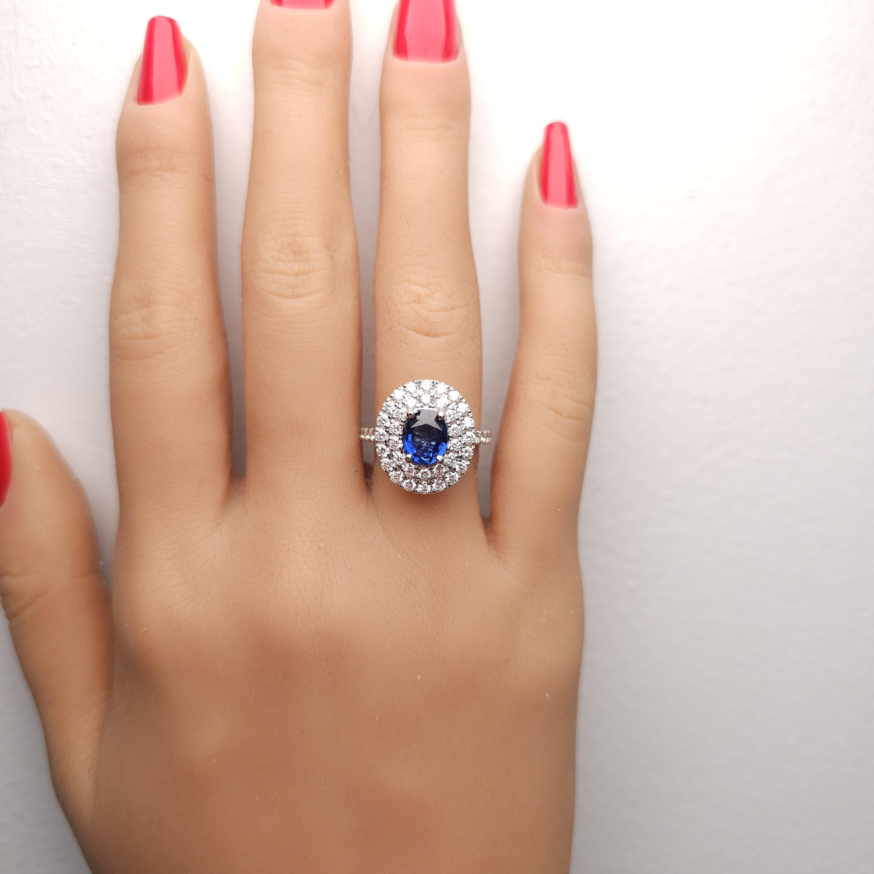 Natürlicher blauer ovaler Saphir und weißer Diamant 2.76 Karat TW Gold Cocktail-Ring im Zustand „Neu“ im Angebot in New York, NY