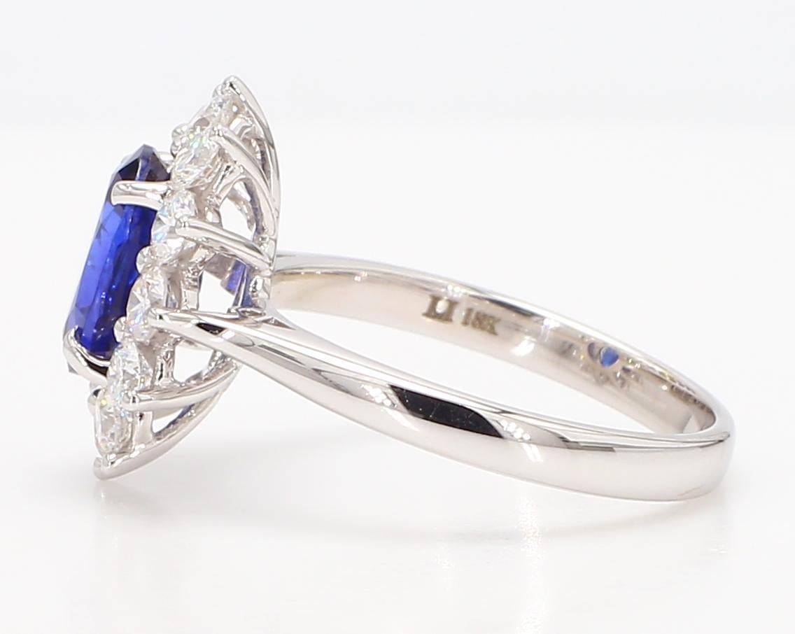 Oval Cut Natural Blue Oval Sapphire and White Diamond 2.88 Carat TW Gold Cocktail Ring For Sale