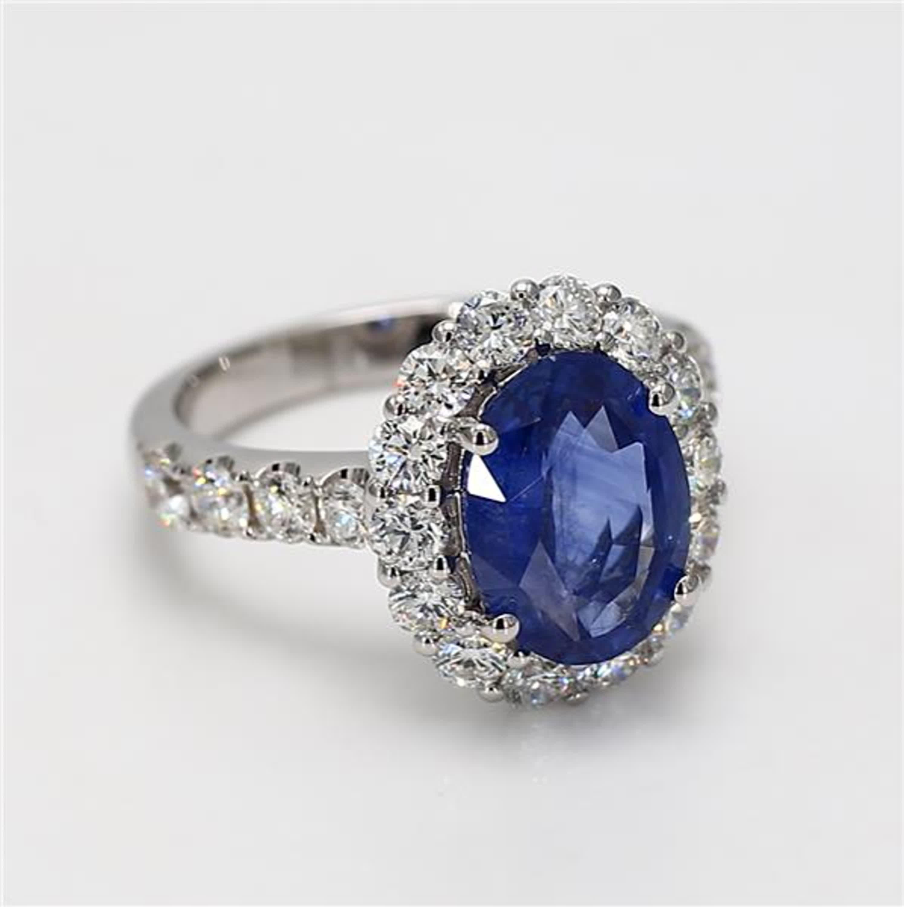 Natural Blue Oval Sapphire and White Diamond 4.93 Carat TW Gold Cocktail Ring For Sale 1