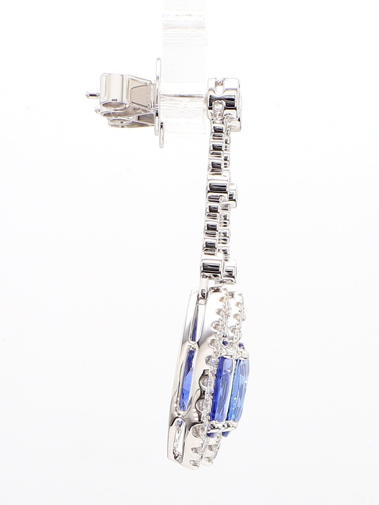 Boucles d'oreilles pendantes en or 5.20 carats avec saphir ovale bleu naturel et diamant blanc en vente 2
