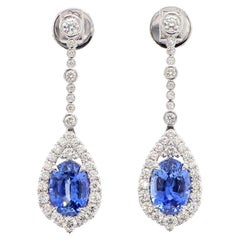 Boucles d'oreilles pendantes en or 5.20 carats avec saphir ovale bleu naturel et diamant blanc