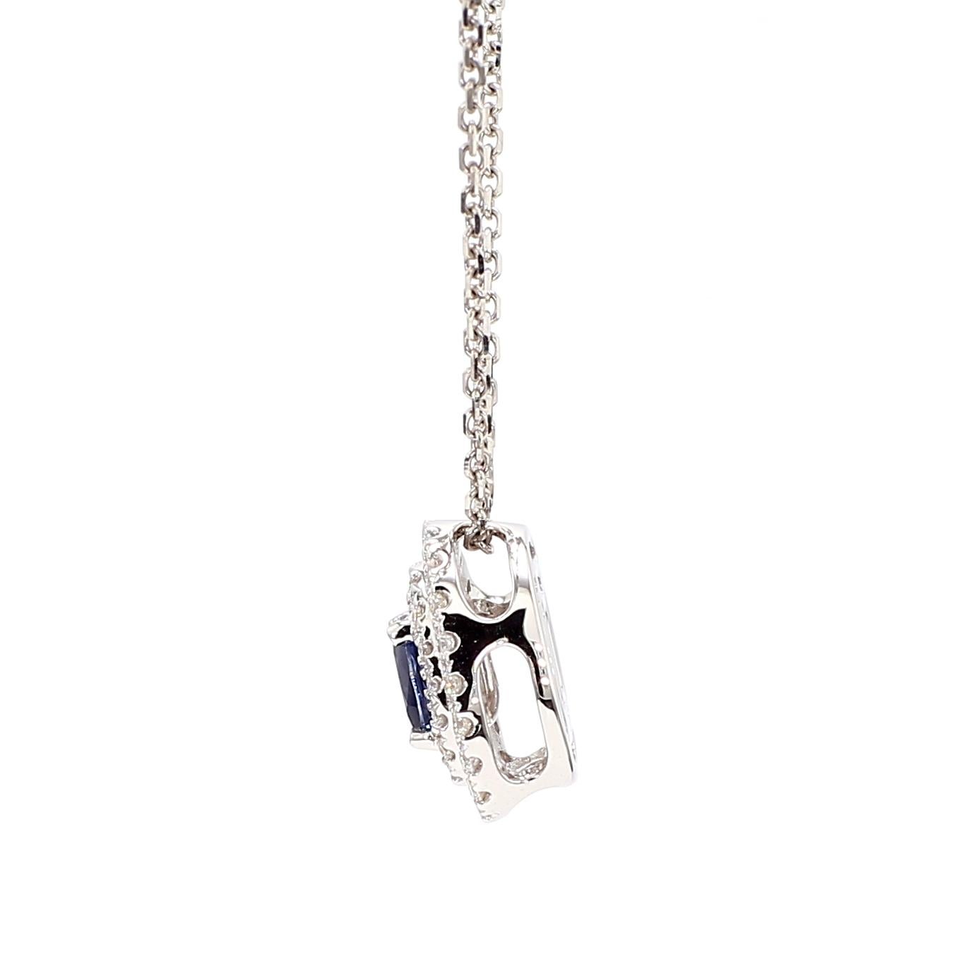 Ciondolo in oro bianco con zaffiro ovale blu naturale e diamante bianco da 67 carati TW in vendita 4