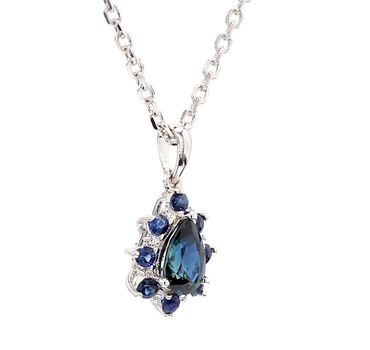 Taglio a goccia Ciondolo a goccia in oro con zaffiro blu perlato naturale e diamante bianco da 0.61 carati TW in vendita