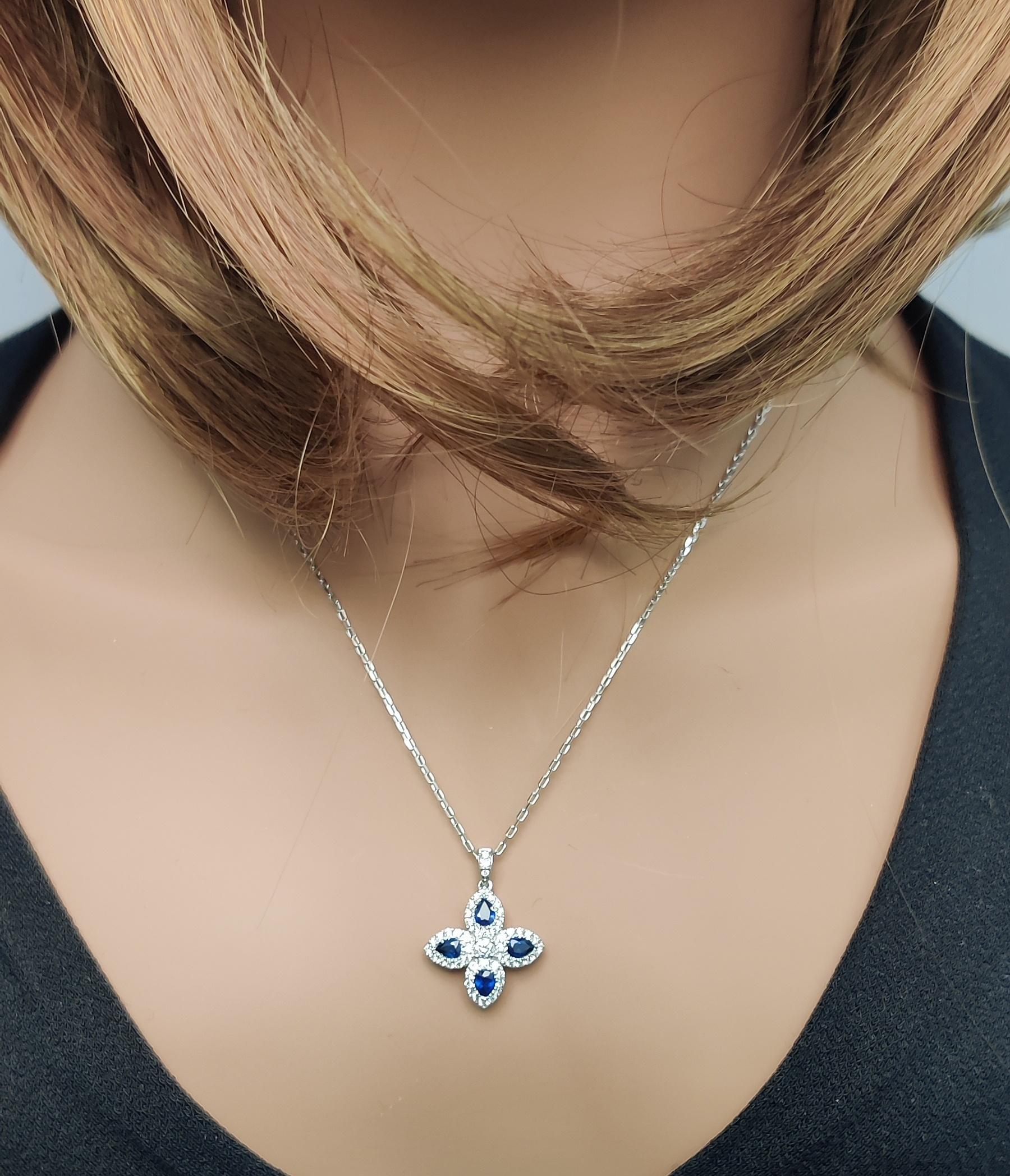 Pendentif en or de 1.26 carat poids total, avec saphir bleu naturel en poire et diamant blanc Neuf - En vente à New York, NY
