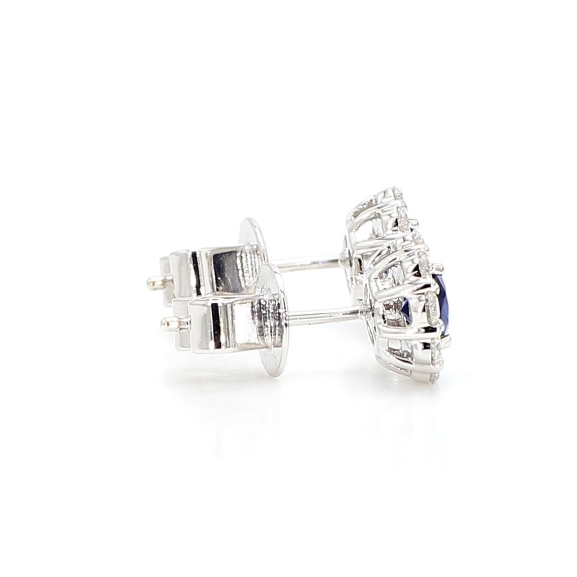 Donna Orecchini con zaffiro blu naturale e diamante bianco da 1.29 carati TW in oro in vendita