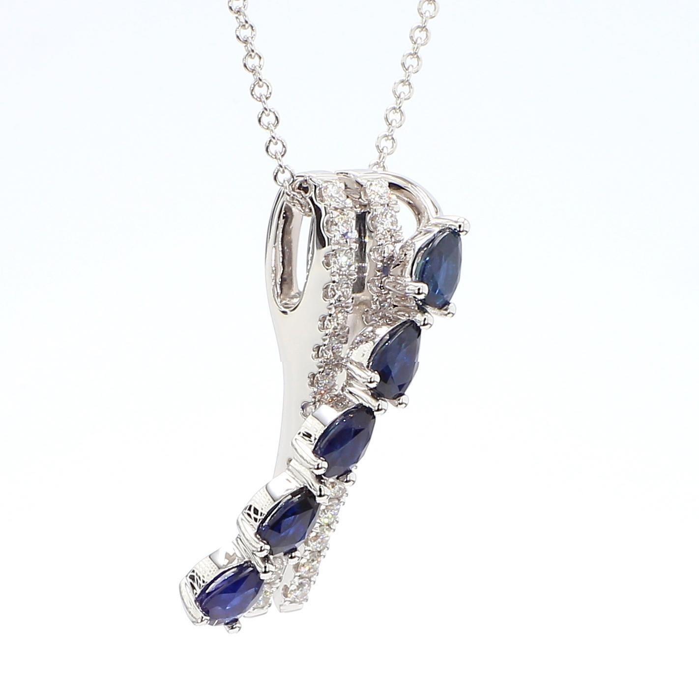 Taille poire Pendentif en or de 1.33 carat poids total, avec saphir bleu naturel en poire et diamant blanc en vente