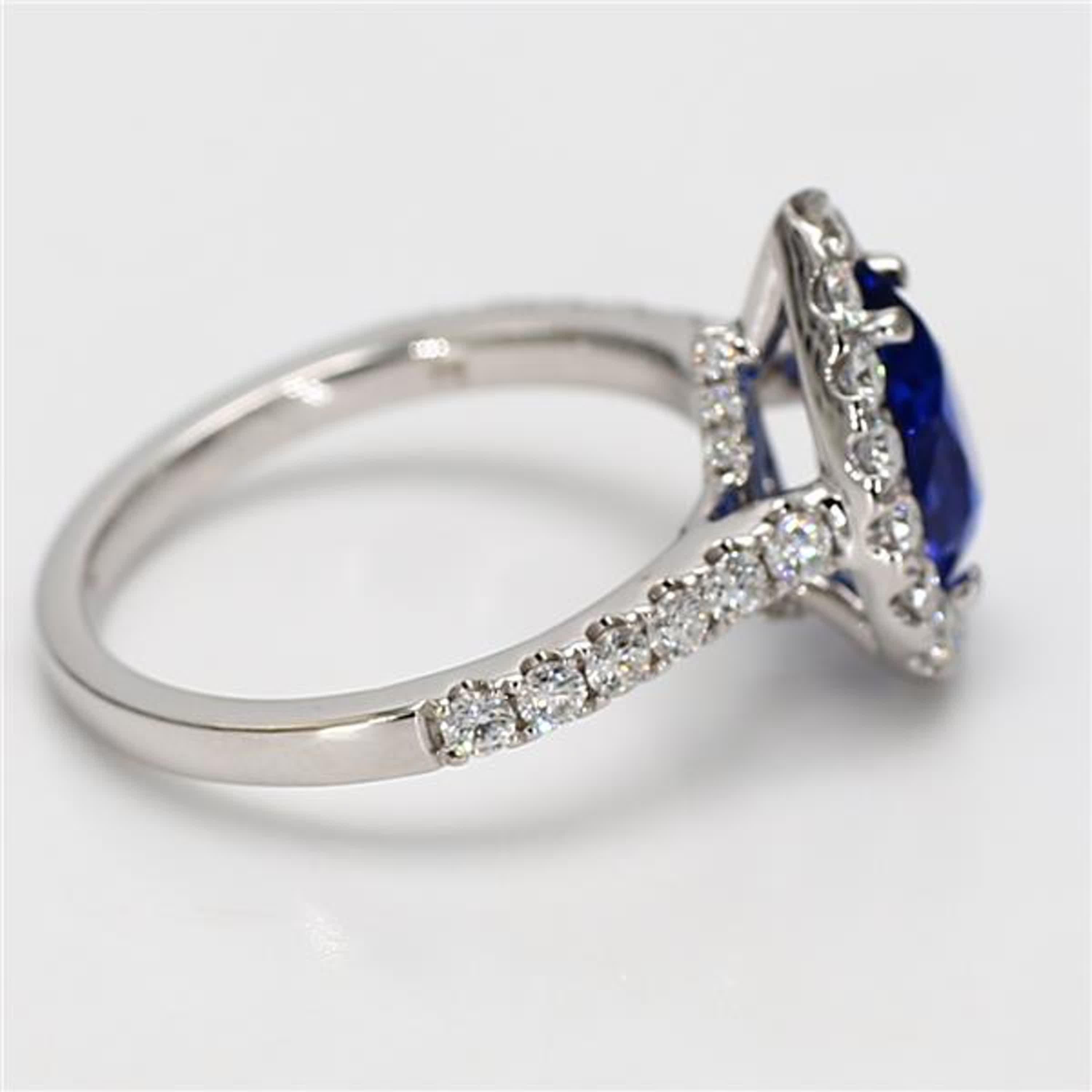 Natural Blue Pear Sapphire and White Diamond 2.58 Carat TW Gold Cocktail Ring For Sale 1