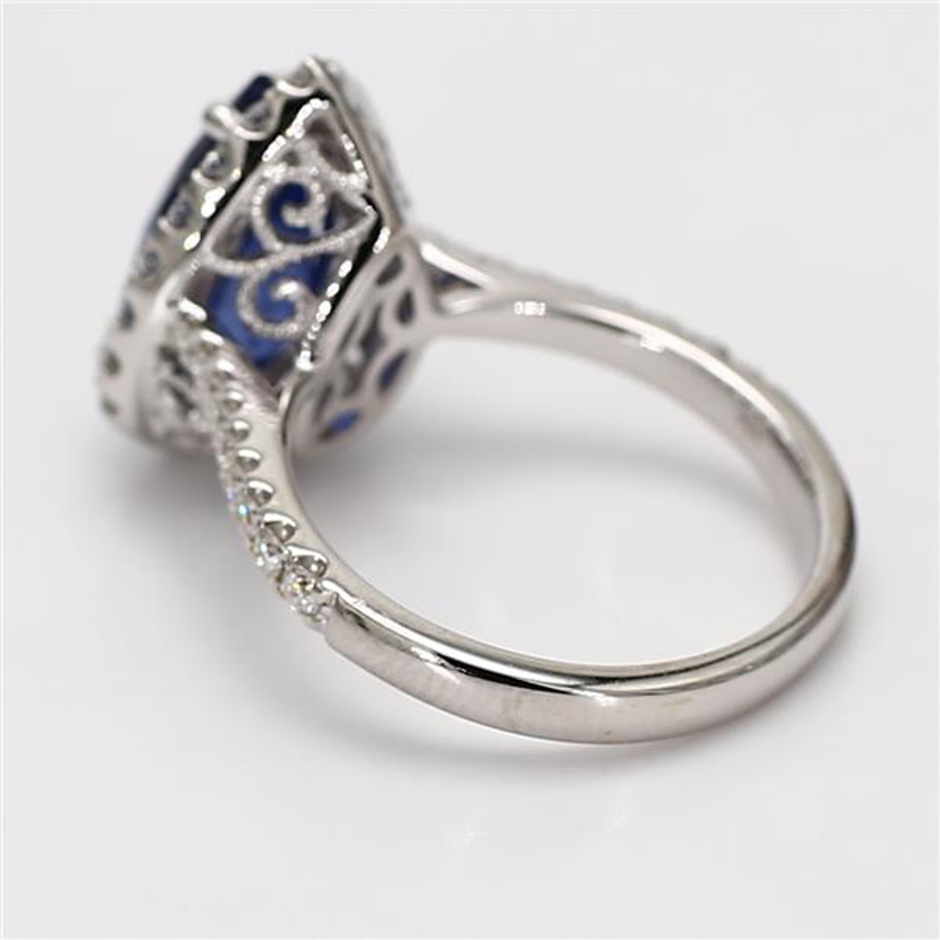 Natural Blue Pear Sapphire and White Diamond 4.29 Carat TW Gold Cocktail Ring In New Condition For Sale In New York, NY