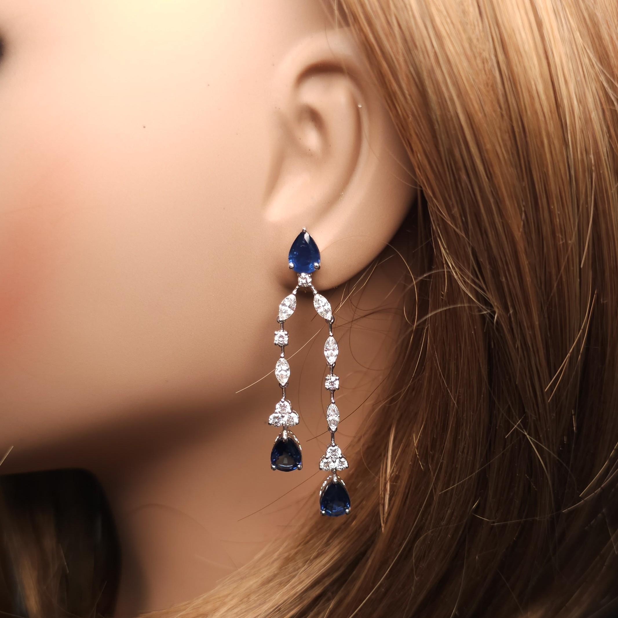 Boucles d'oreilles pendantes en or avec saphir poire bleu naturel et diamant blanc de 9.63 carat TW Neuf - En vente à New York, NY
