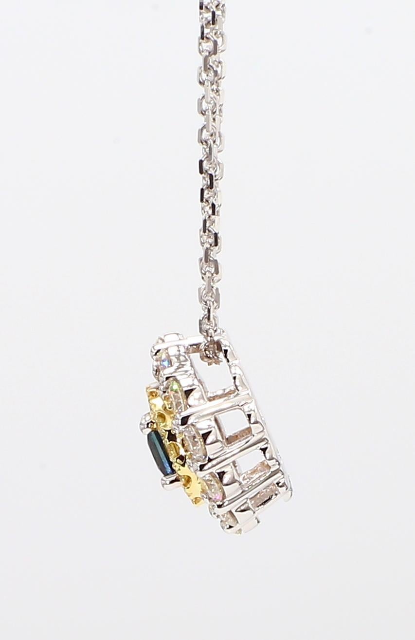 Taille princesse Pendentif en forme de goutte avec saphir et diamant de 0,68 carat TW, de couleur bleu naturel et de taille Princesse en vente