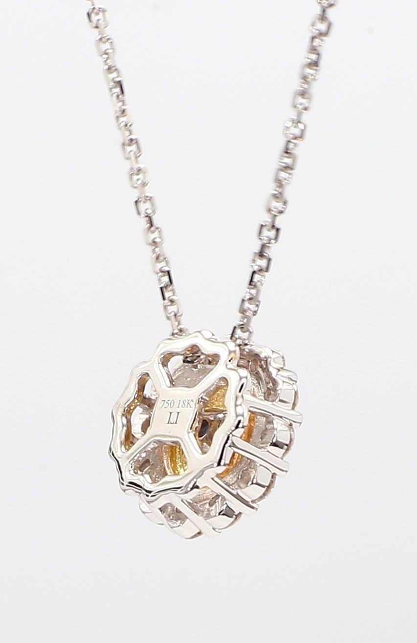 Pendentif en forme de goutte avec saphir et diamant de 0,68 carat TW, de couleur bleu naturel et de taille Princesse en vente 1