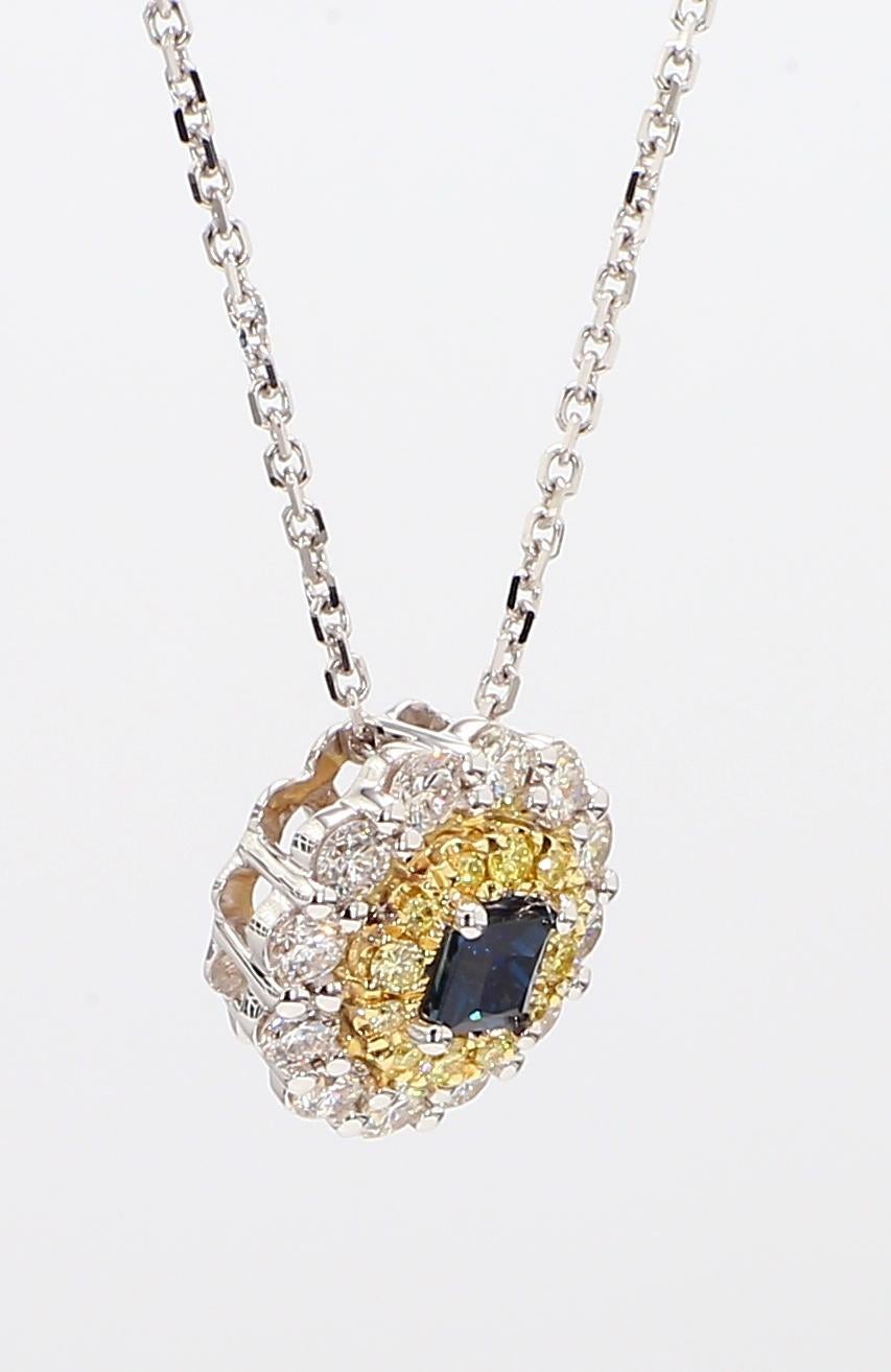 Pendentif en forme de goutte avec saphir et diamant de 0,68 carat TW, de couleur bleu naturel et de taille Princesse en vente 3