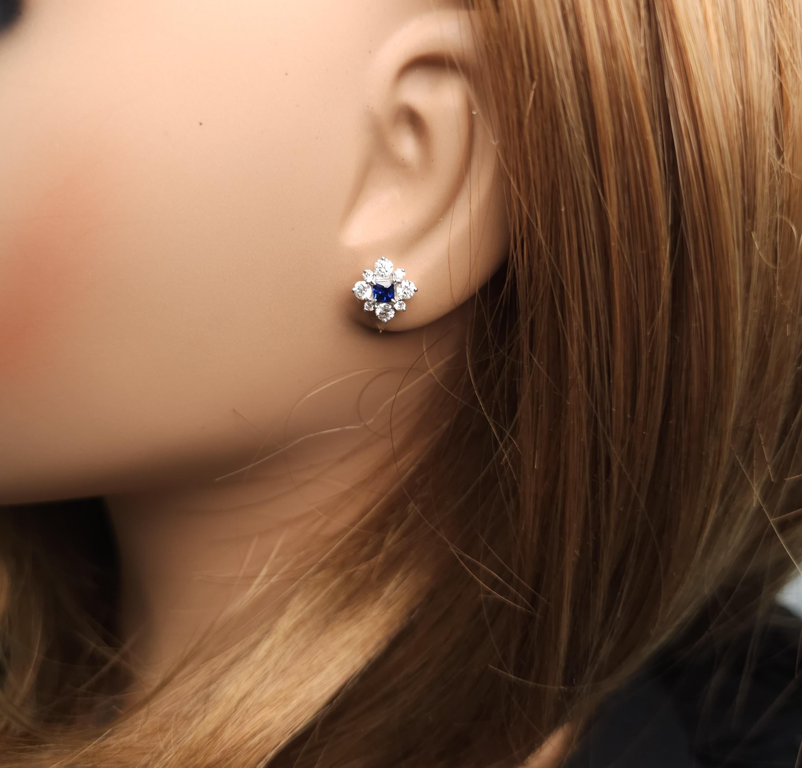 Orecchini con zaffiro blu naturale e diamante da 1.28 carati TW in oro In condizioni Nuovo in vendita a New York, NY