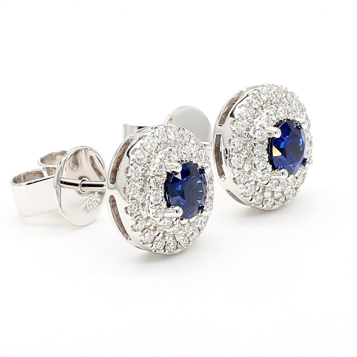 Taglio rotondo Orecchini con zaffiro rotondo blu naturale e diamante da 1.05 carati TW in oro in vendita