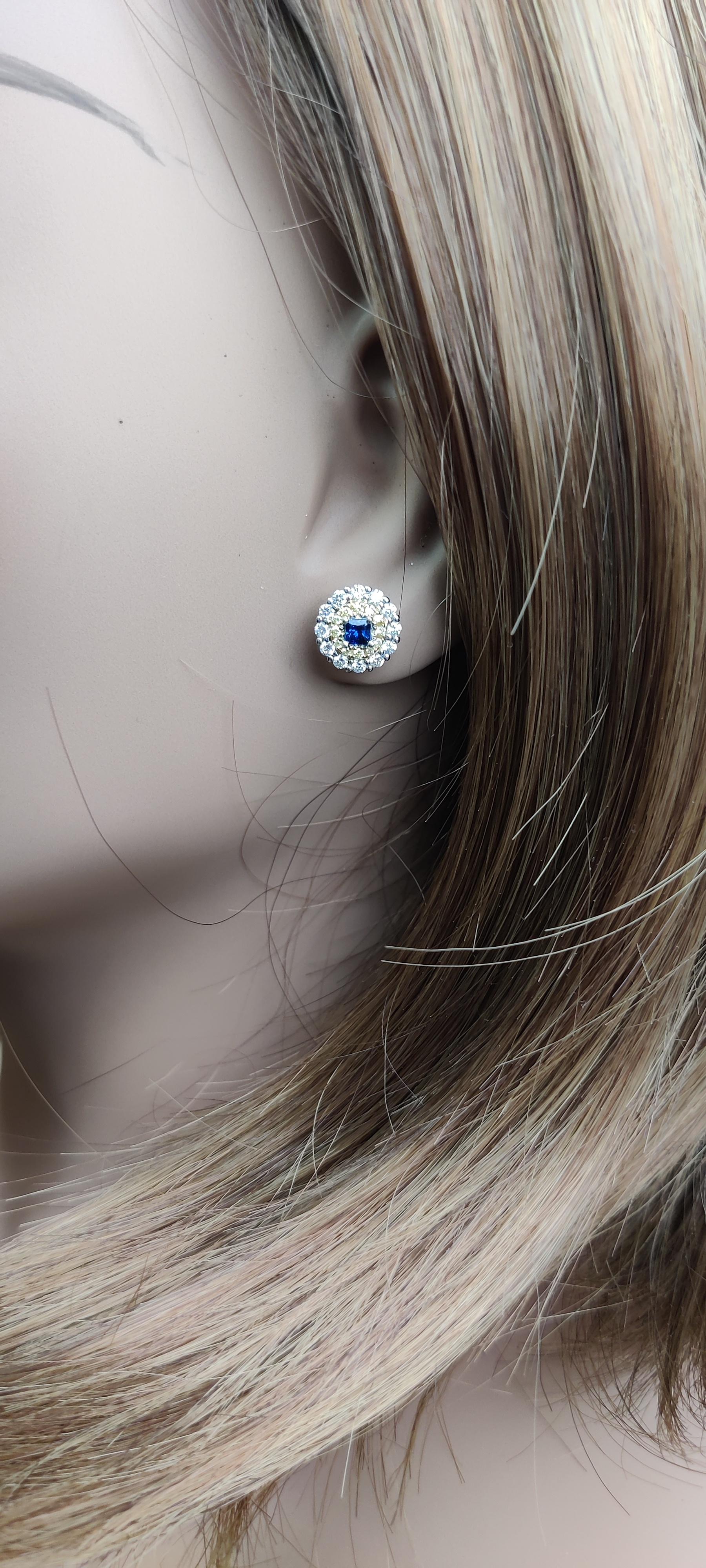 Natural Blue Round Sapphire and Diamond 1.05 Carat TW Gold Stud Earrings For Sale 2