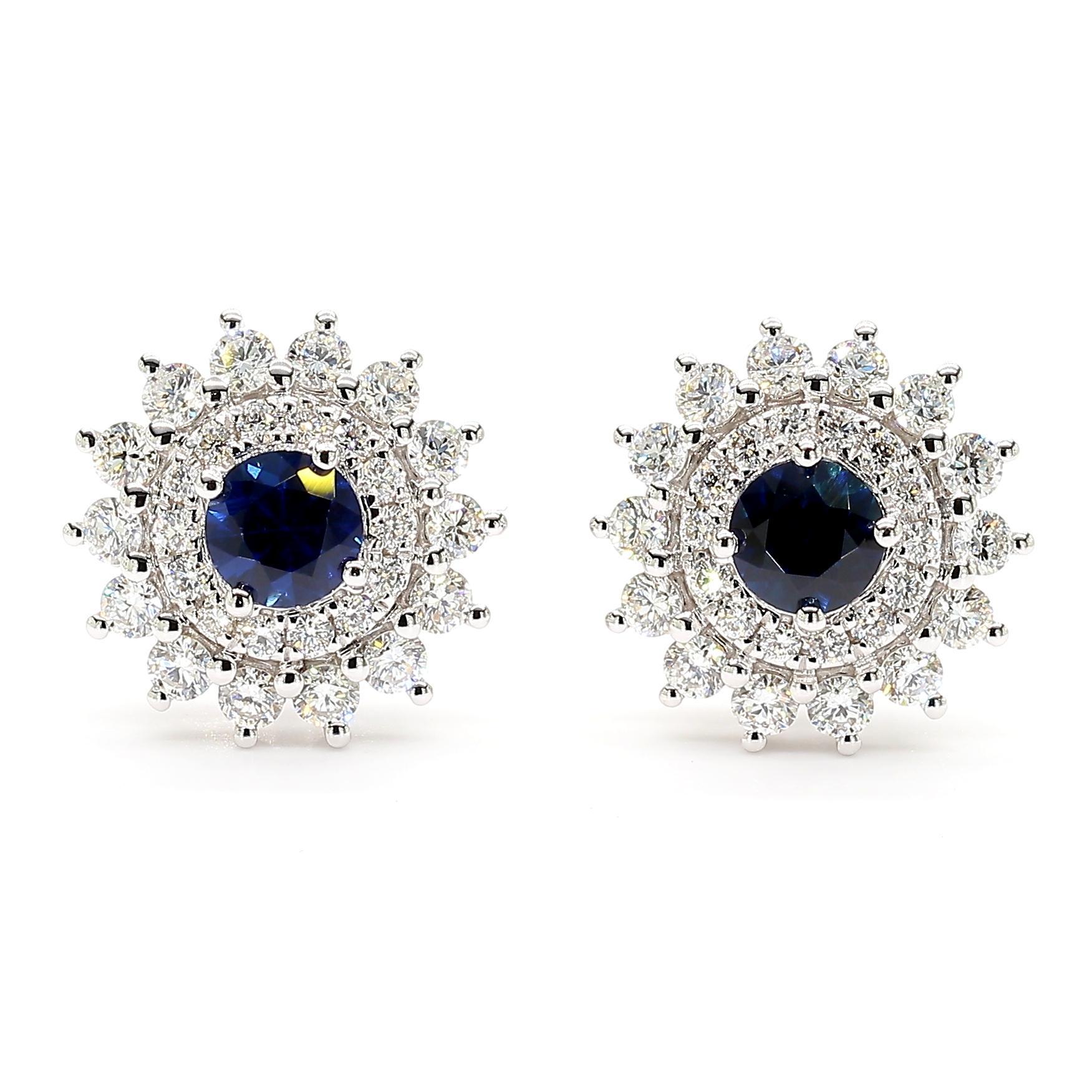 Natürlicher blauer runder Saphir und Diamant 1.42 Karat TW Gold Ohrstecker (Zeitgenössisch) im Angebot
