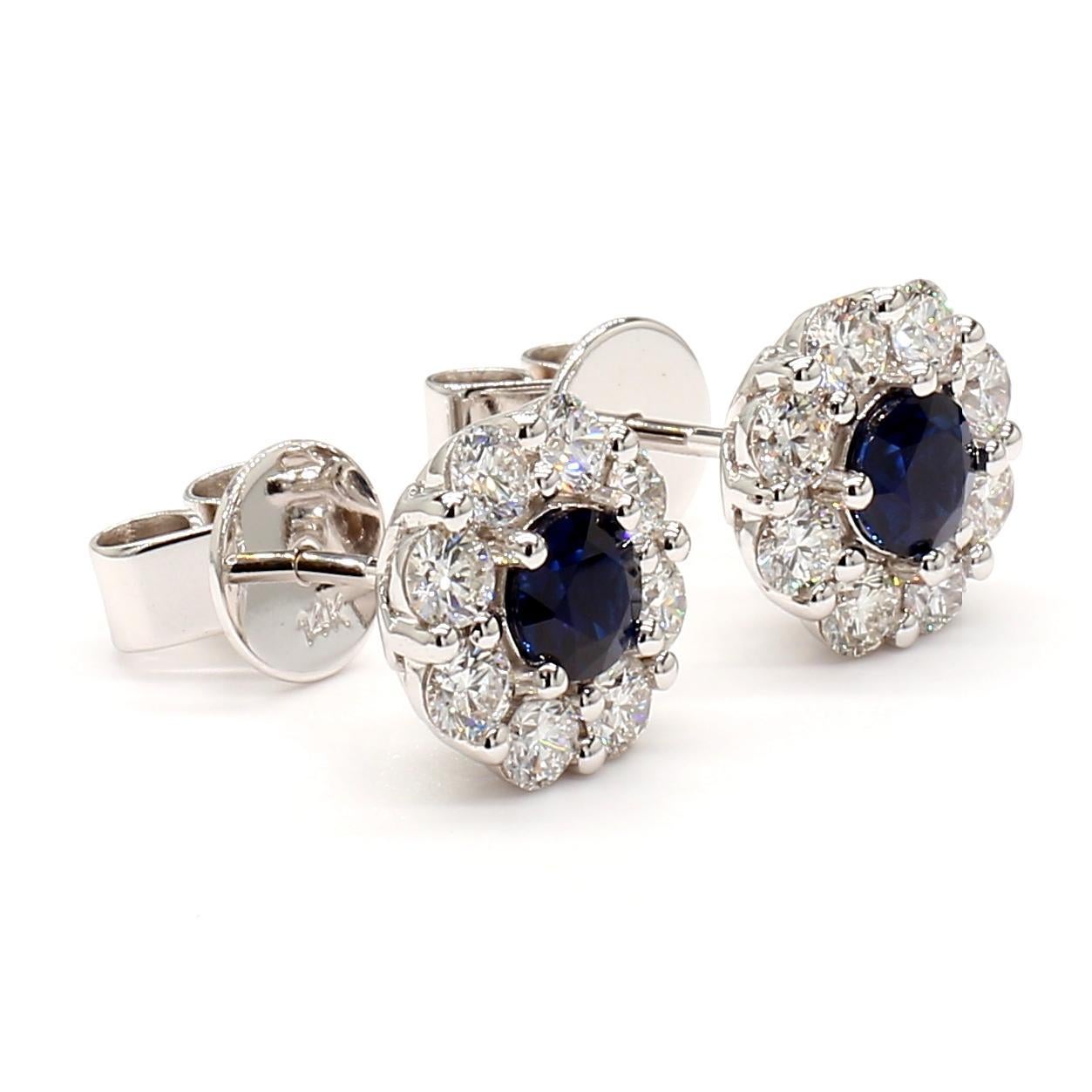 Taglio ovale Orecchini con zaffiro rotondo blu naturale e diamante da 1.73 carati TW in oro in vendita