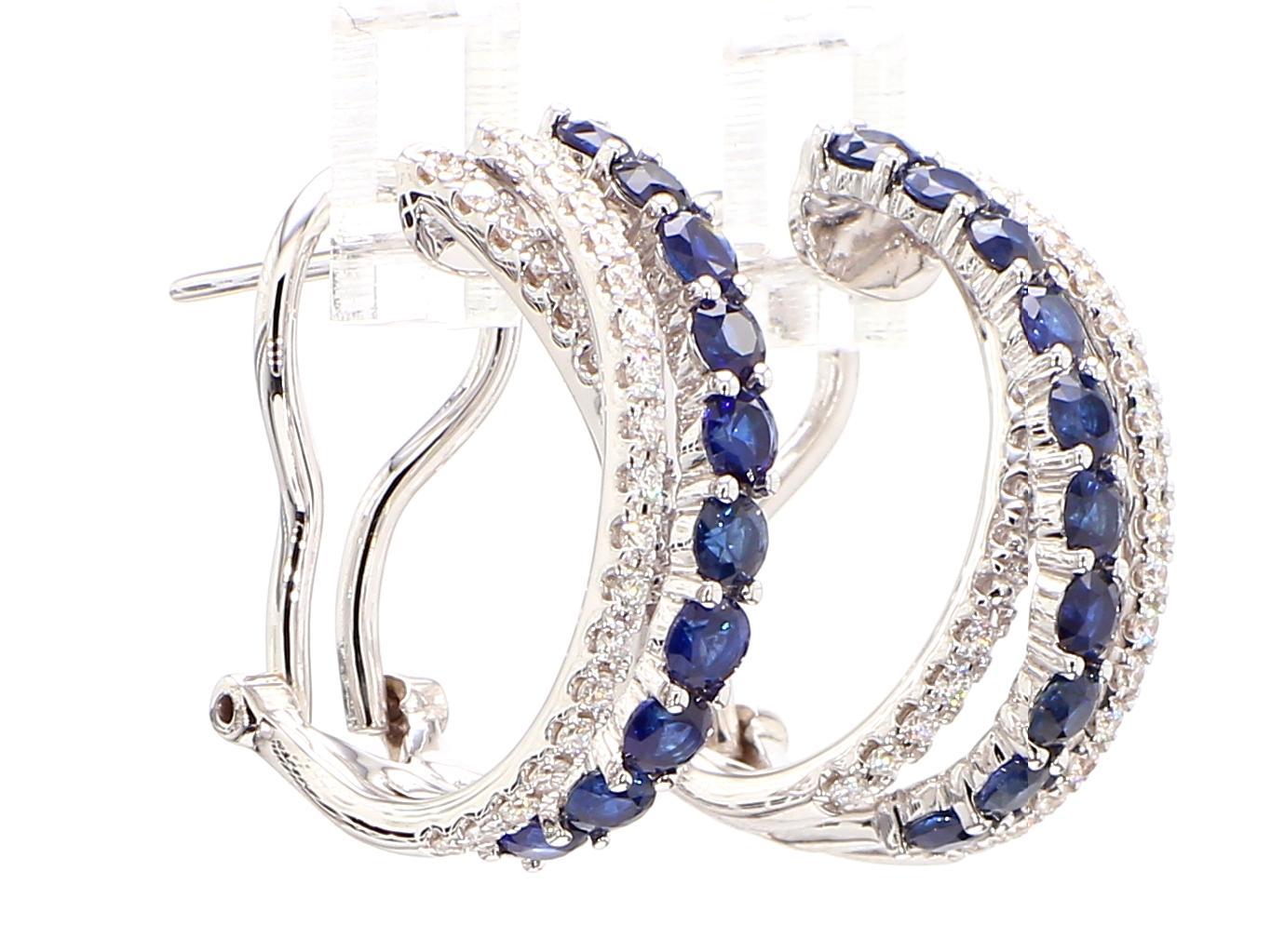 Taille ovale Créoles en or avec saphirs ronds bleus naturels et diamants de 2,13 carats poids total en vente