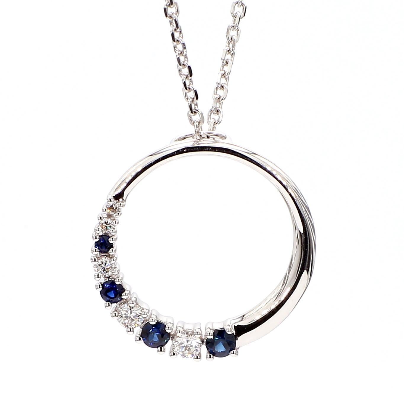 Contemporain Natural Blue Round Sapphire and White Diamond 0.37 Carat TW White Gold Pendant en vente