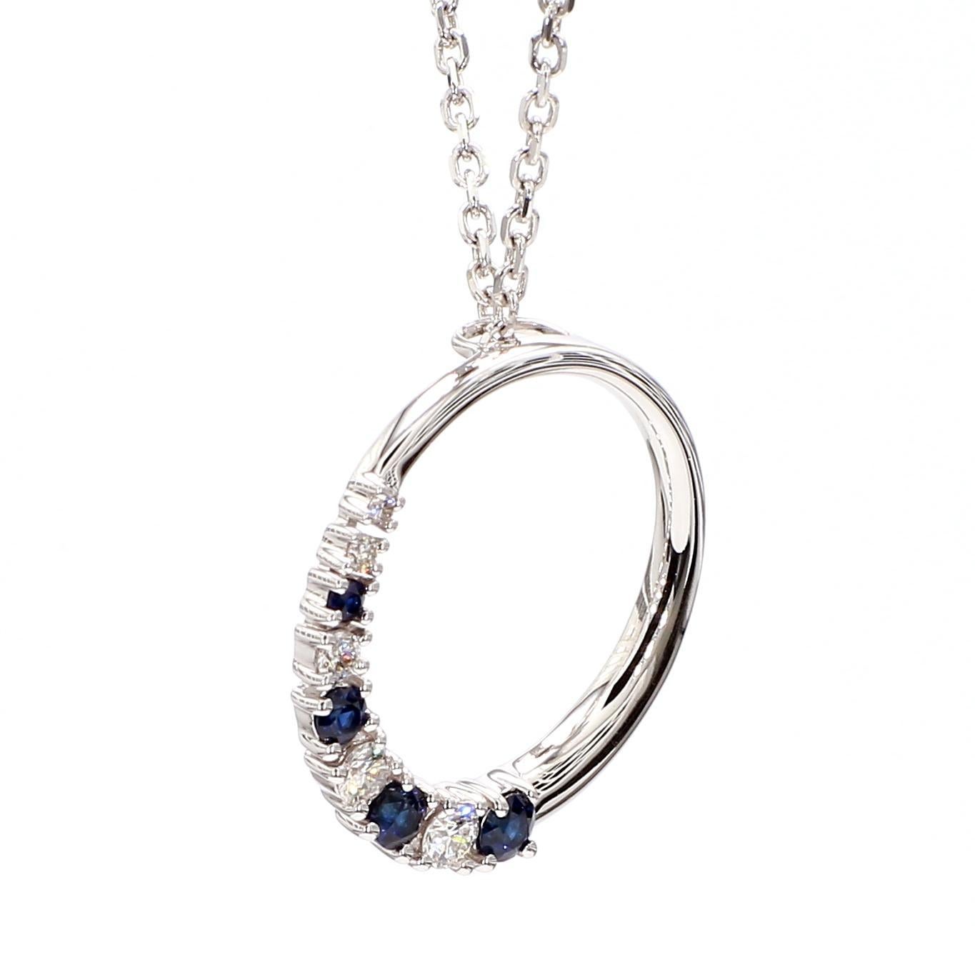 Taille ronde Natural Blue Round Sapphire and White Diamond 0.37 Carat TW White Gold Pendant en vente