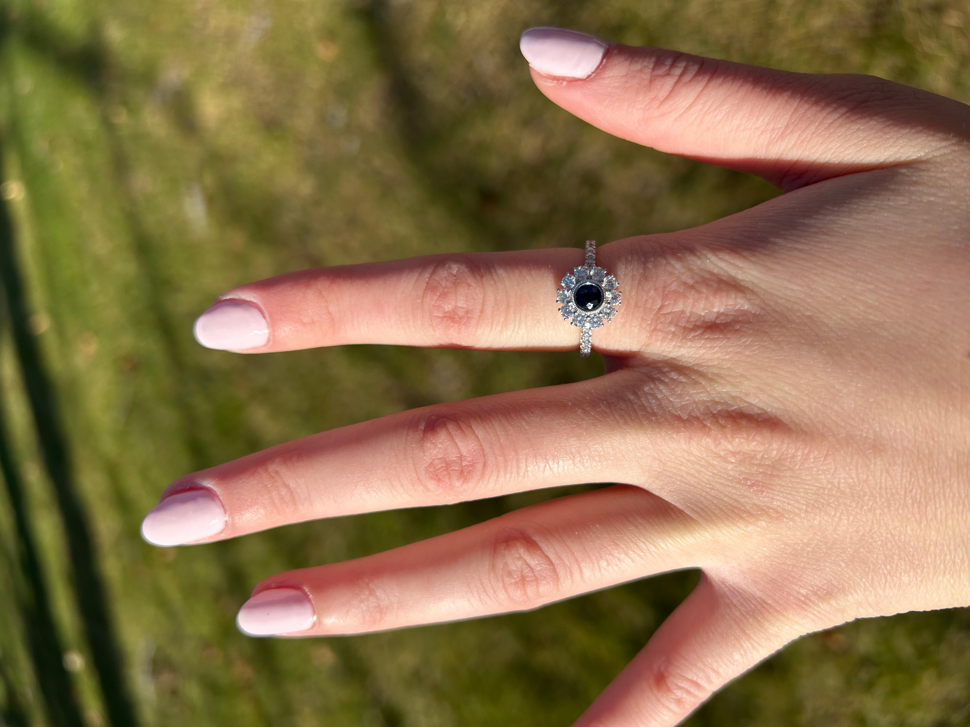 Natural Blue Round Sapphire and White Diamond 1.00 Carat TW White Gold Ring For Sale 2